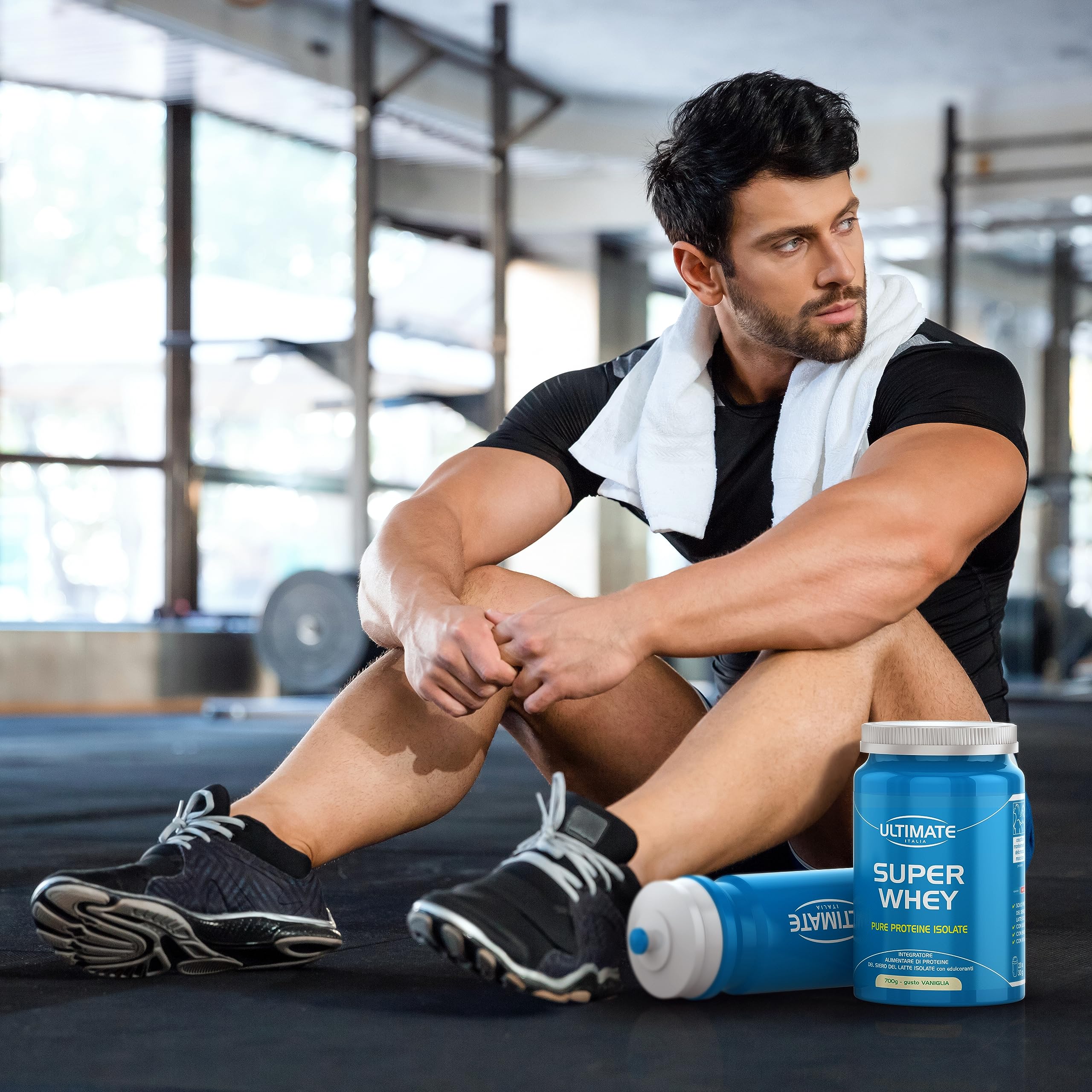 Ultimate Italia - Super Whey - 700g - gusto cacao - Proteine del siero del latte isolate e microfiltrate per un'assimilazione rapida e completa, senza glutine