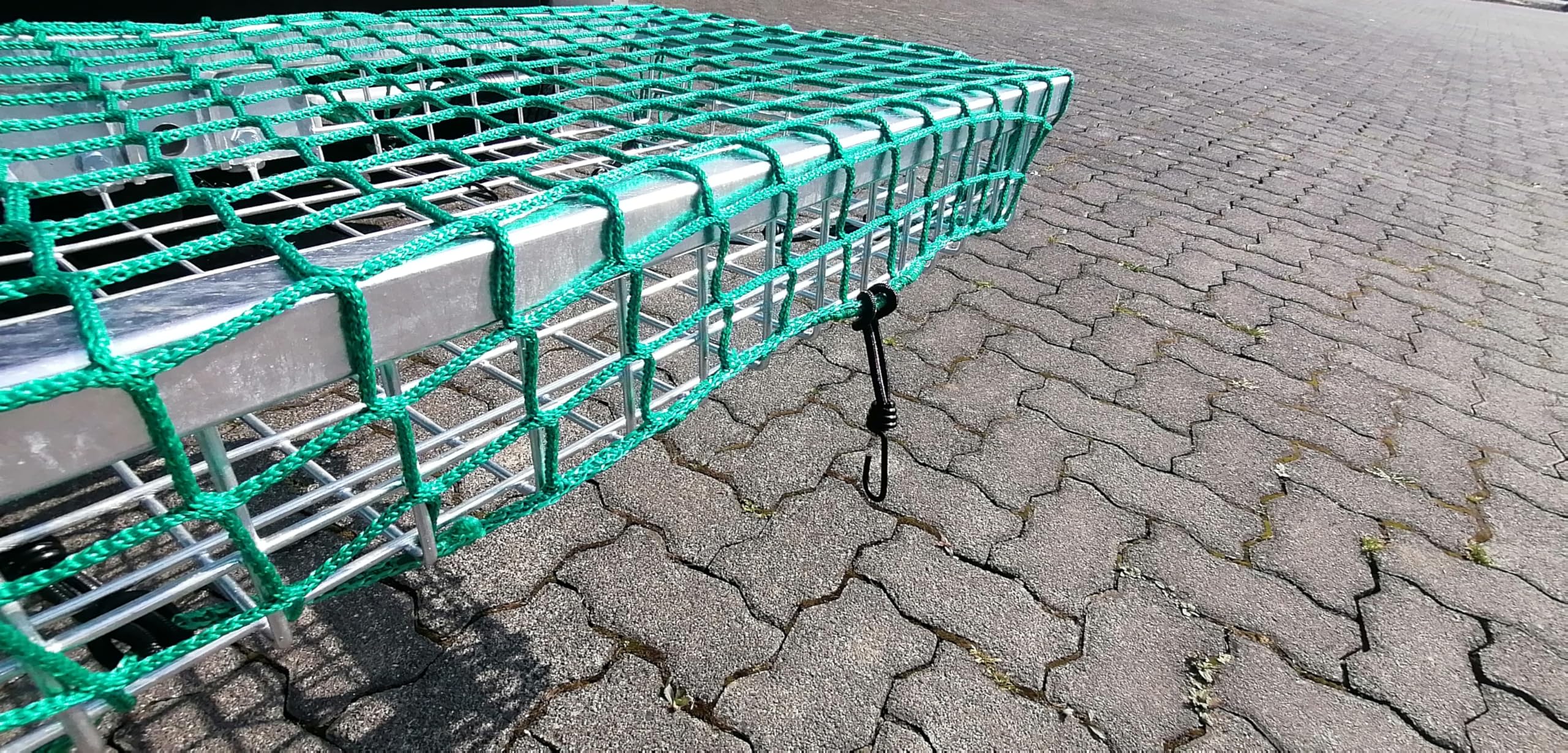 Heck-Pack Abdecknetz für Wildträger, Heckträger (1000 x 600 mm) - Gepäcknetz für Hecktransporter - Extrem reißfestes Netz zur Ladungssicherung - Inkl. 8 Spanngummis & S-Haken – Maschenweite 5cm