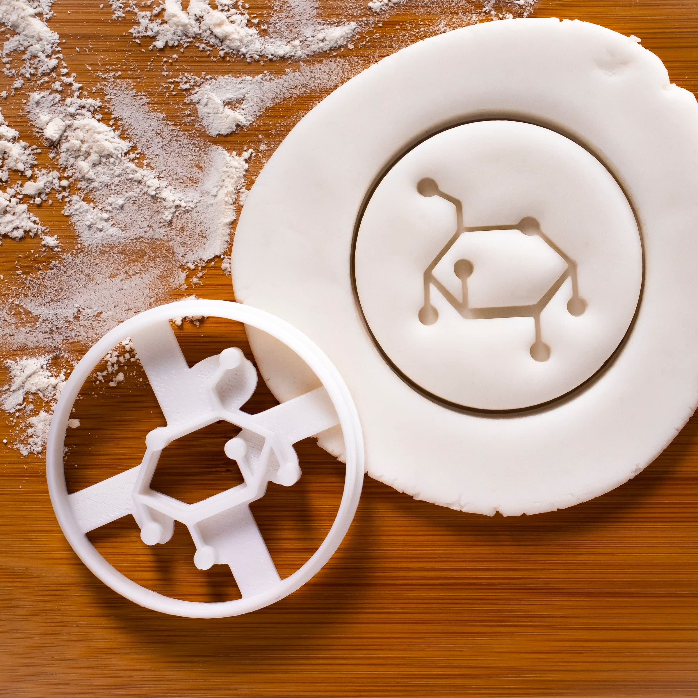 BAKERLOGY Glucose Molecule Cookie Cutter - Detailed Biscuit Cutter Design for Baking and Crafts Ideal on Fondant, Dough, Clay - Image 2