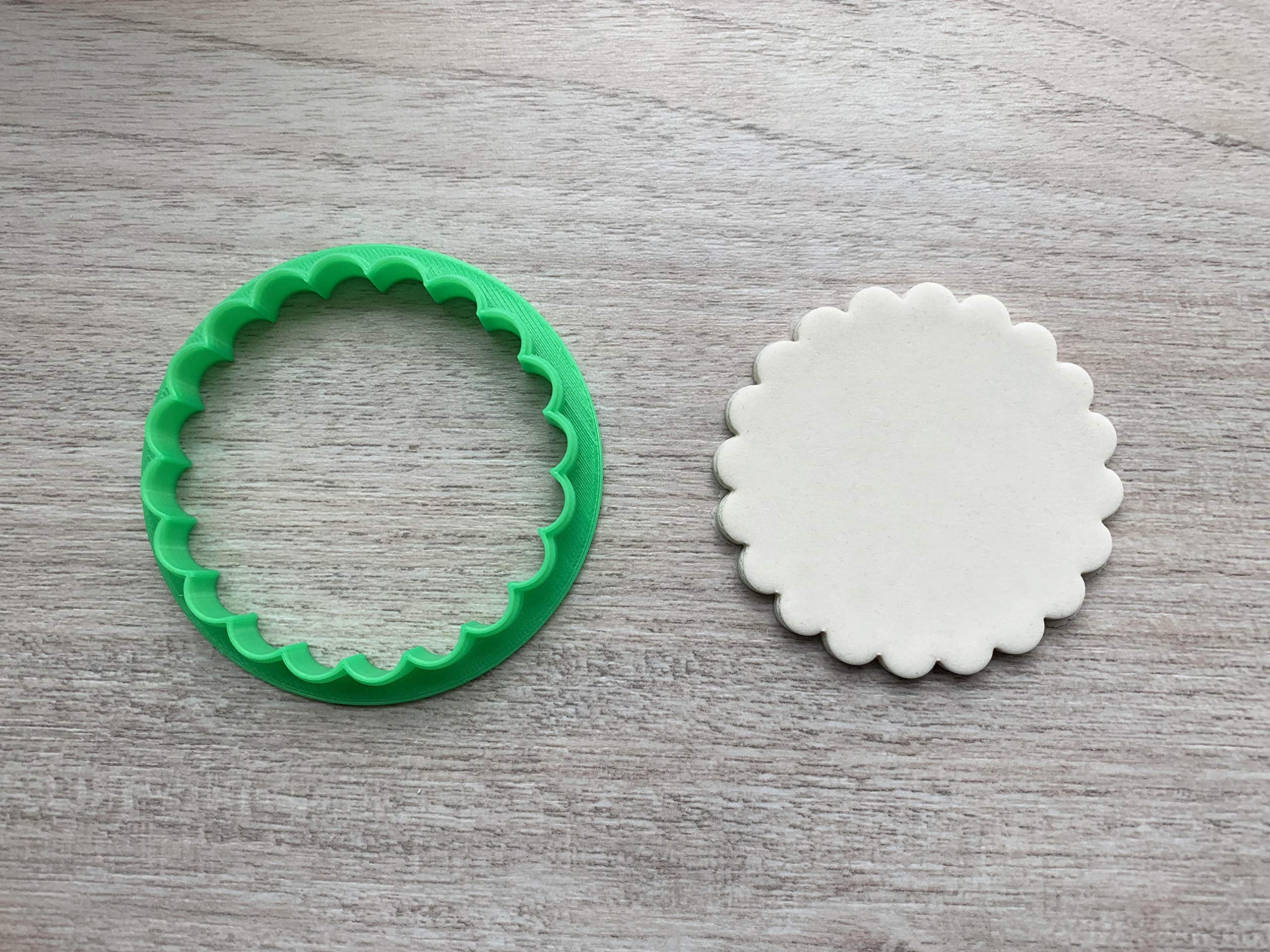 Scalloped Circle Cookie Cutter Round Biscuit Fondant Cutter