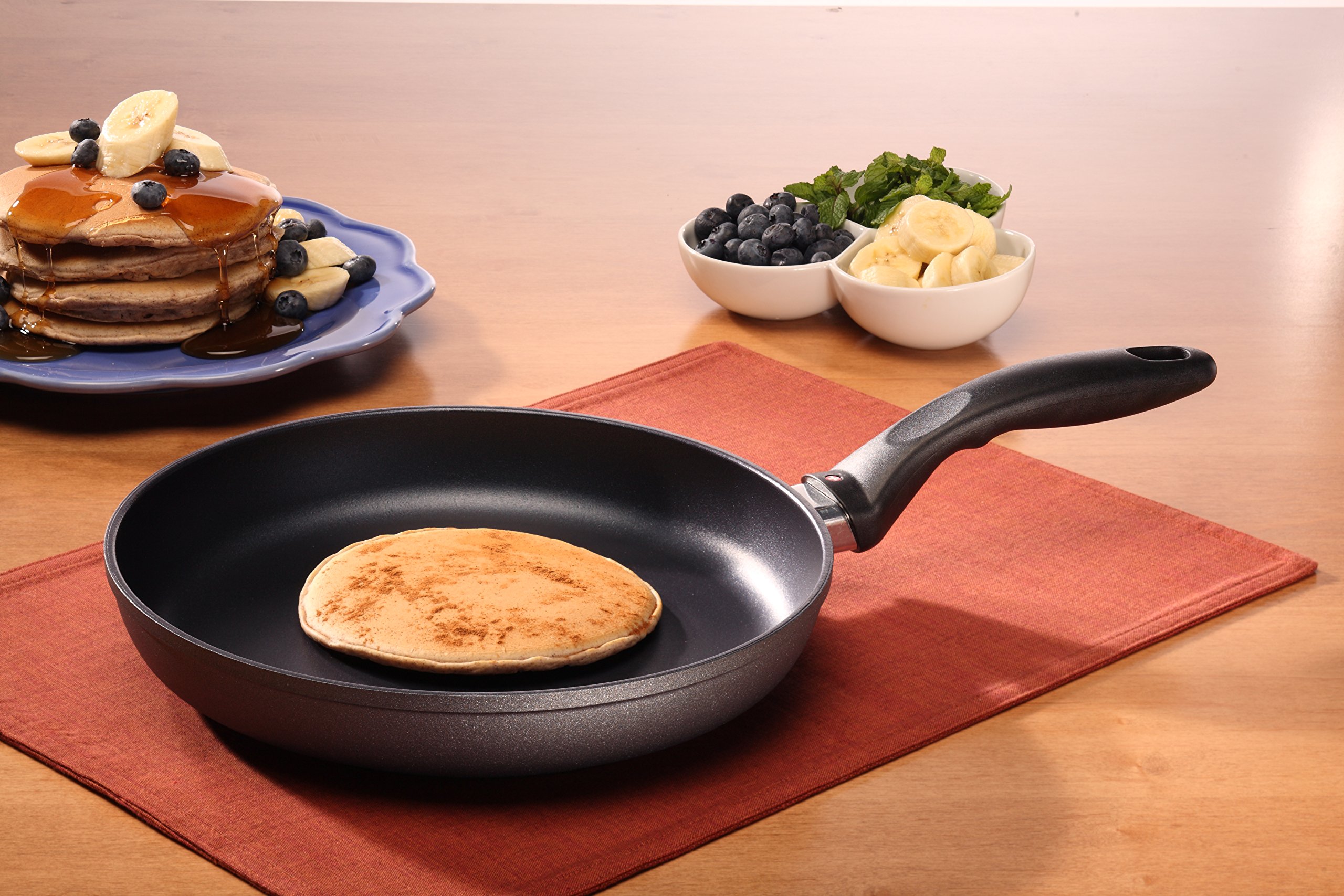 Amazon.com: Swiss Diamond XD Nonstick Fry Pan - (24cm (9.5