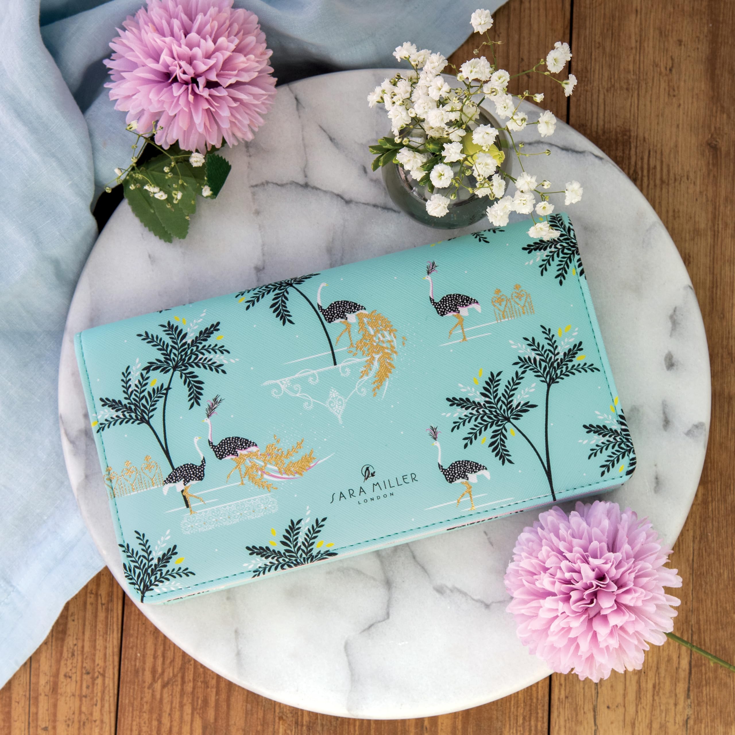 Sara Miller Savannah Reisebrieftasche aus Kunstleder, mit Fächern für Reisepass, Dokumente und Reisegeld, Größe 23 x 13 x 3 cm, Minzgrün, 23 cm breit, zeitgenössisch, Minzgrün, 23cm Wide,