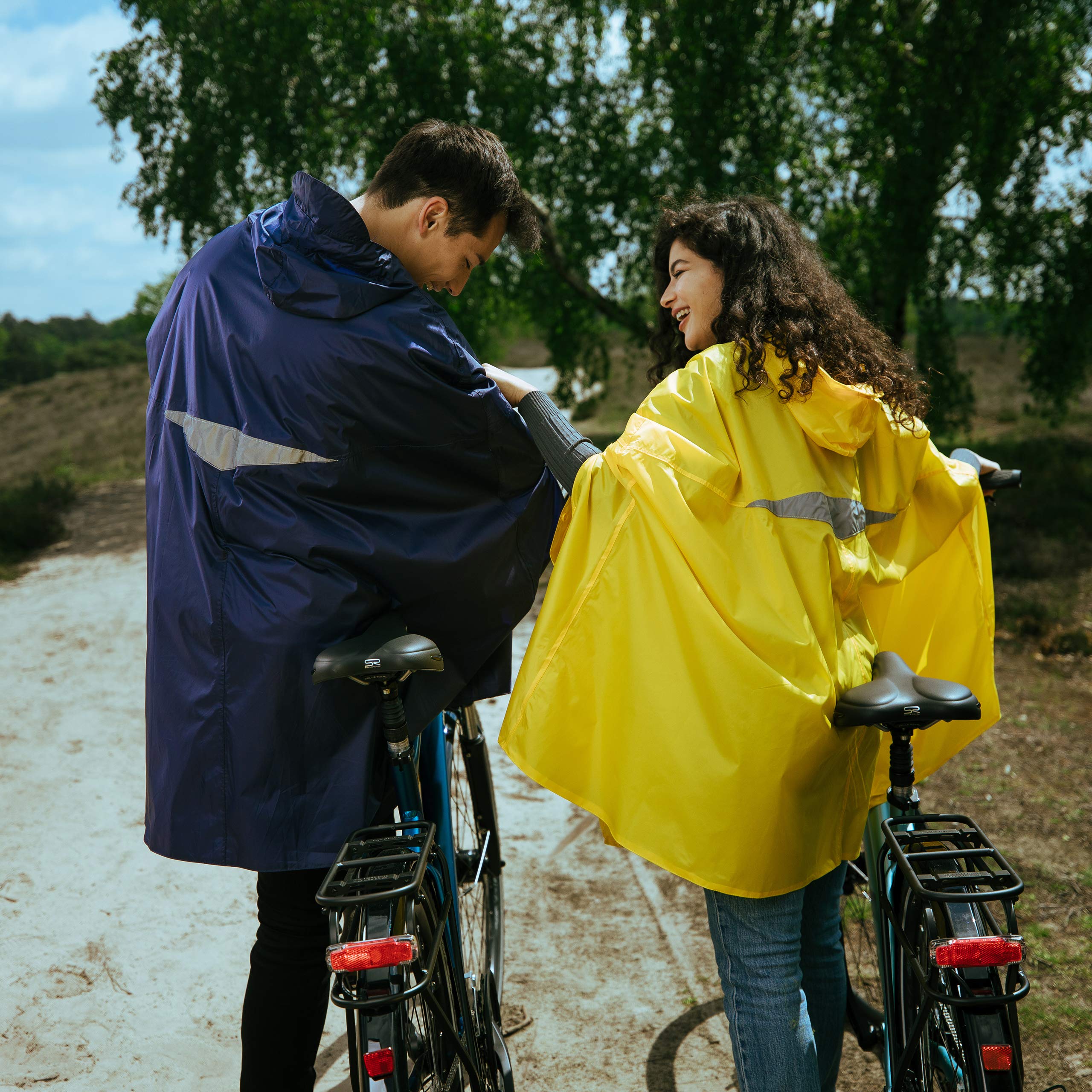 HOCK Poncho de lluvia para bicicleta 'Rain Light' con capucha y apertura lateral de los brazos, capa de lluvia extra ligera para hombre y mujer – Poncho de bicicleta 100,0% impermeable, incluye correa
