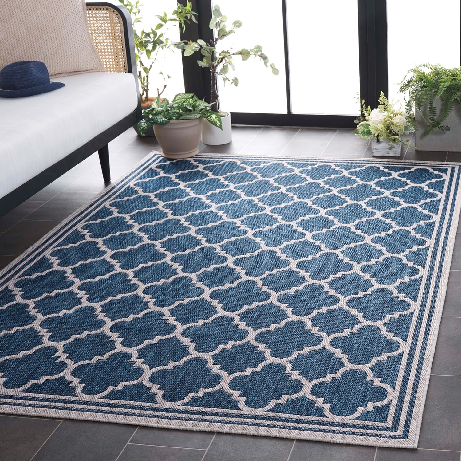 SAFAVIEH Washable Rug Outdoor Beach House Collection - 4' x 6', Brown & Ivory, Non-Shedding & Easy to Clean, Ideal for Patio, Backyard, Mudroom (BHS266T)