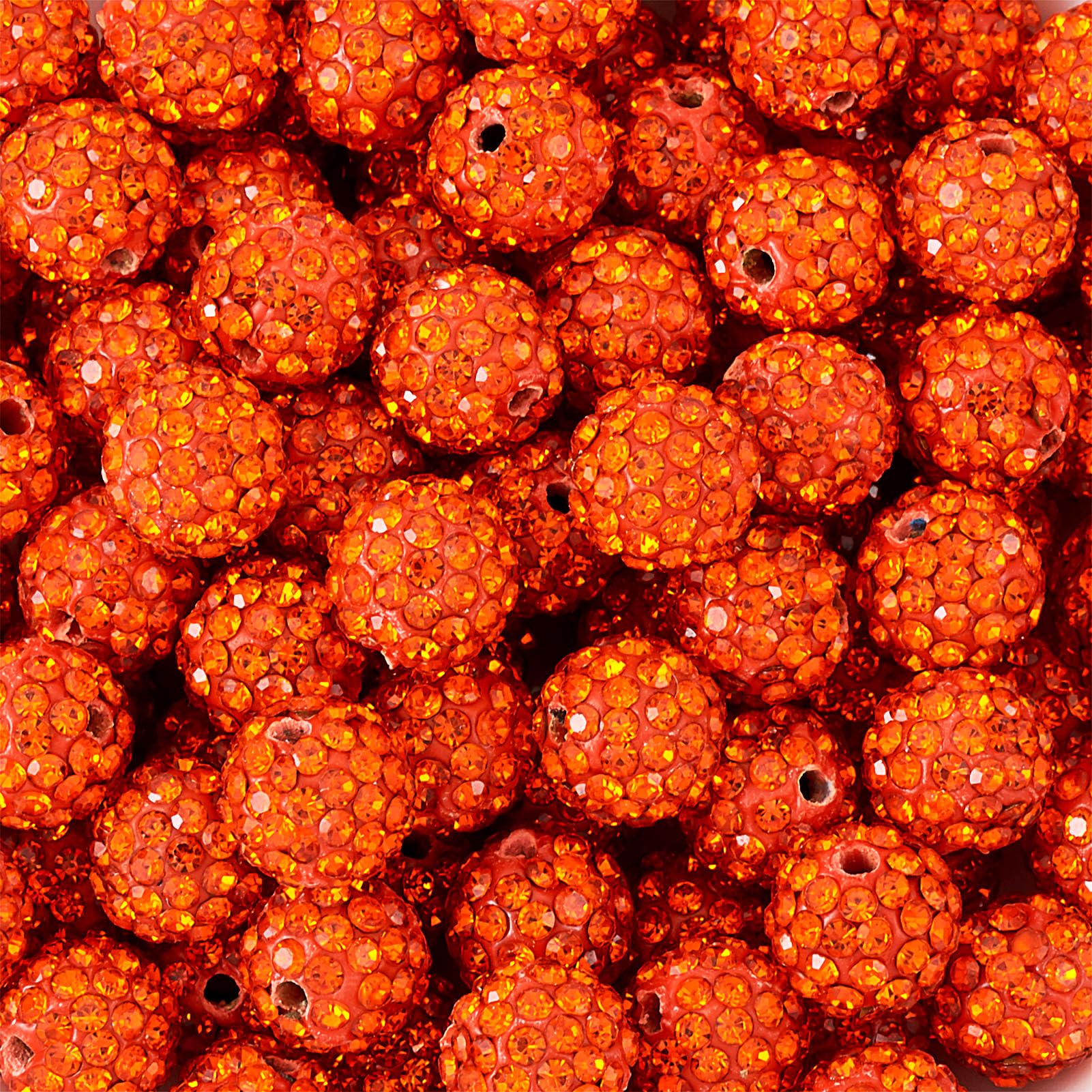 Perles rondes en argile de 10mm pour fabriquer vos bijoux lors d'un atelier créatif automnal
