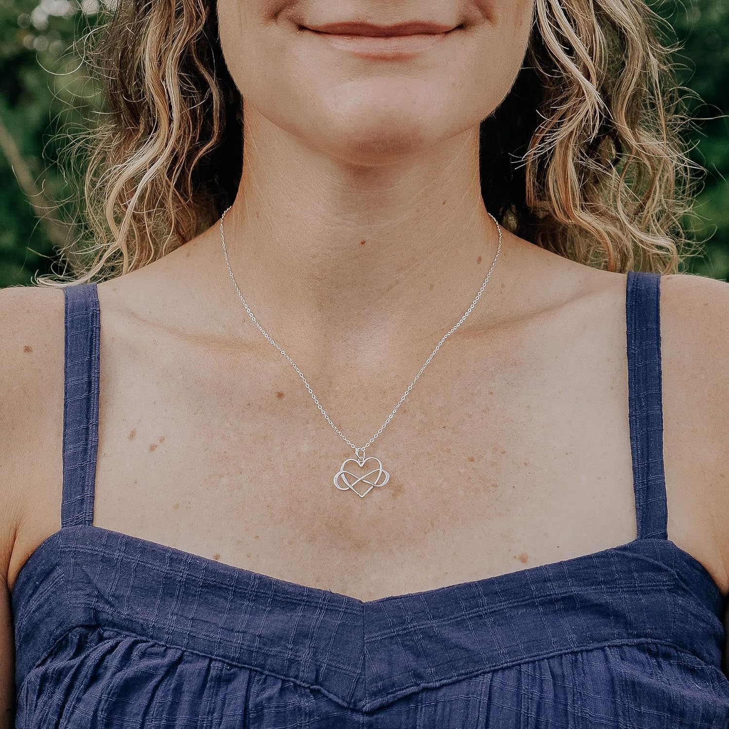 MOM & THREE DAUGHTERS Sterling Silver Infinity Heart Necklace for Niece, Handmade Necklaces on .925 Sterling Silver Chain for Women, Gift for Niece, Girl’s Jewelry