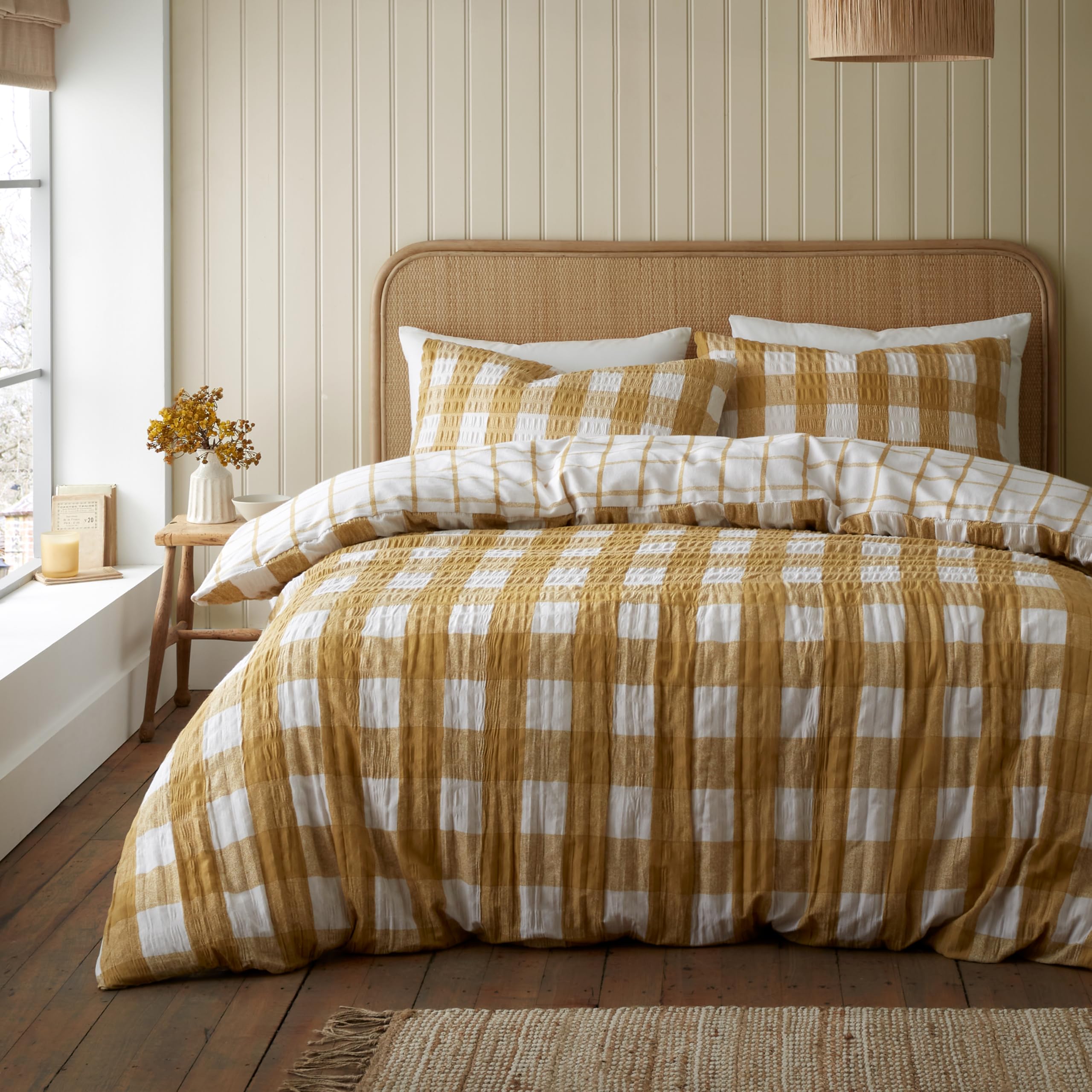 Catherine Lansfield  Brown Brushed Seersucker Gingham Duvet Cover Set in Size King, Sports Direct
