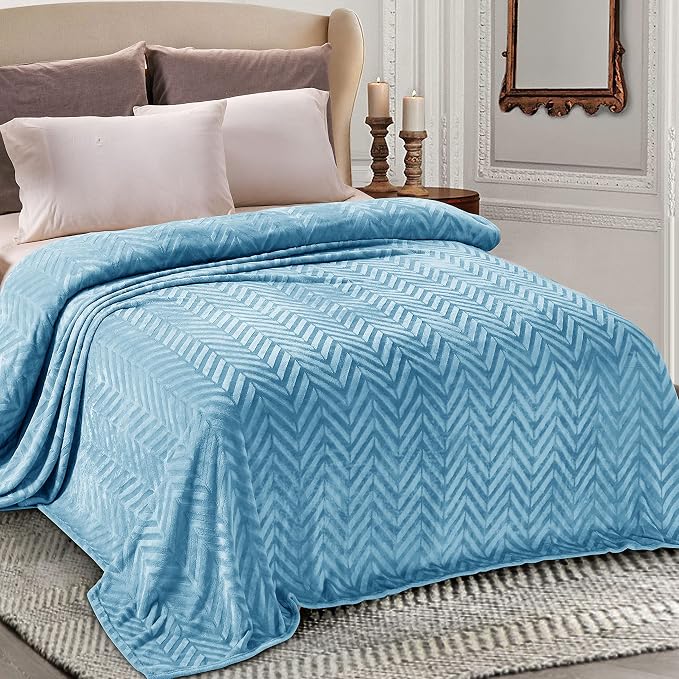 Whale Flotilla Flannel Fleece Queen Size Bed Blanket (Purple)