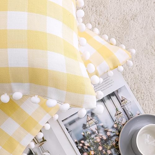 Miniatura 5 de Juego de 2 fundas de almohada amarillas retro de estilo rústico búfalo con pompones, fundas de almohada cuadradas decorativas a cuadros de guingán,