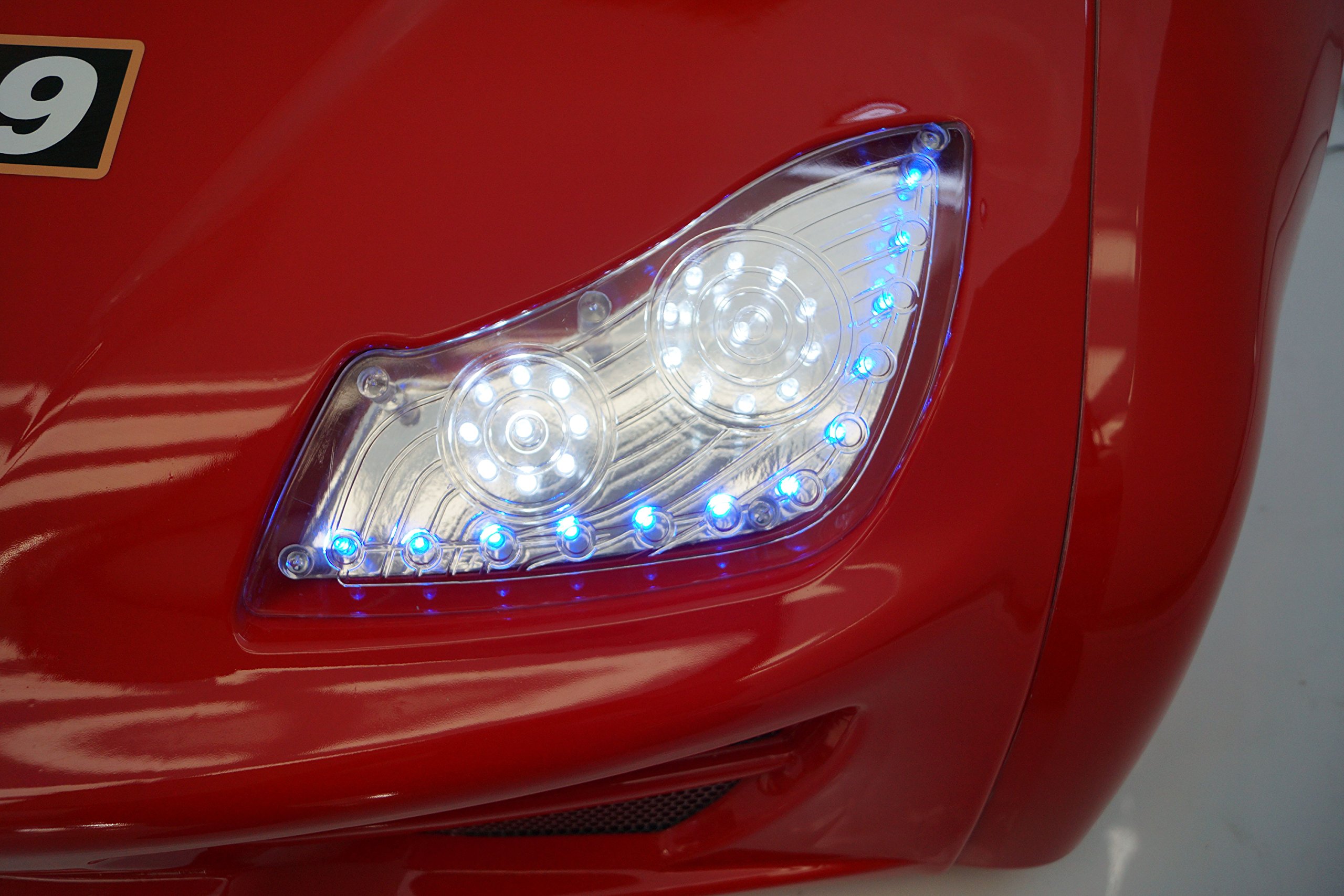 Lit en forme de voiture GT 999 Rouge Équipement complet avec portes, son et éclairage LED Lit pour enfant