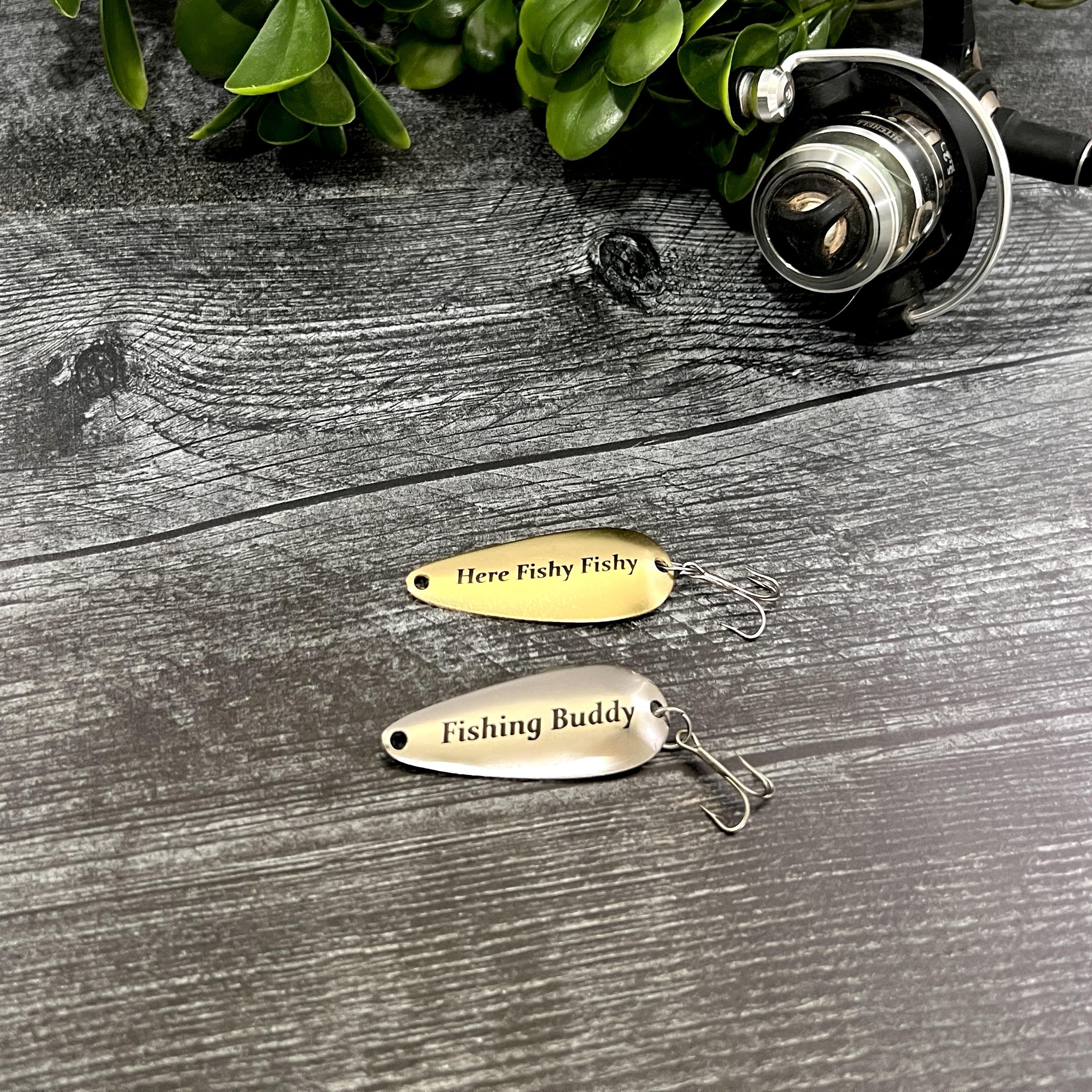 Amazon.com: Personalized Fishing Lures in Tin - Custom Gift Set - Father's  Day Present for Dad - Grandpa - Husband - Son - Retirement Gift : Sports &  Outdoors