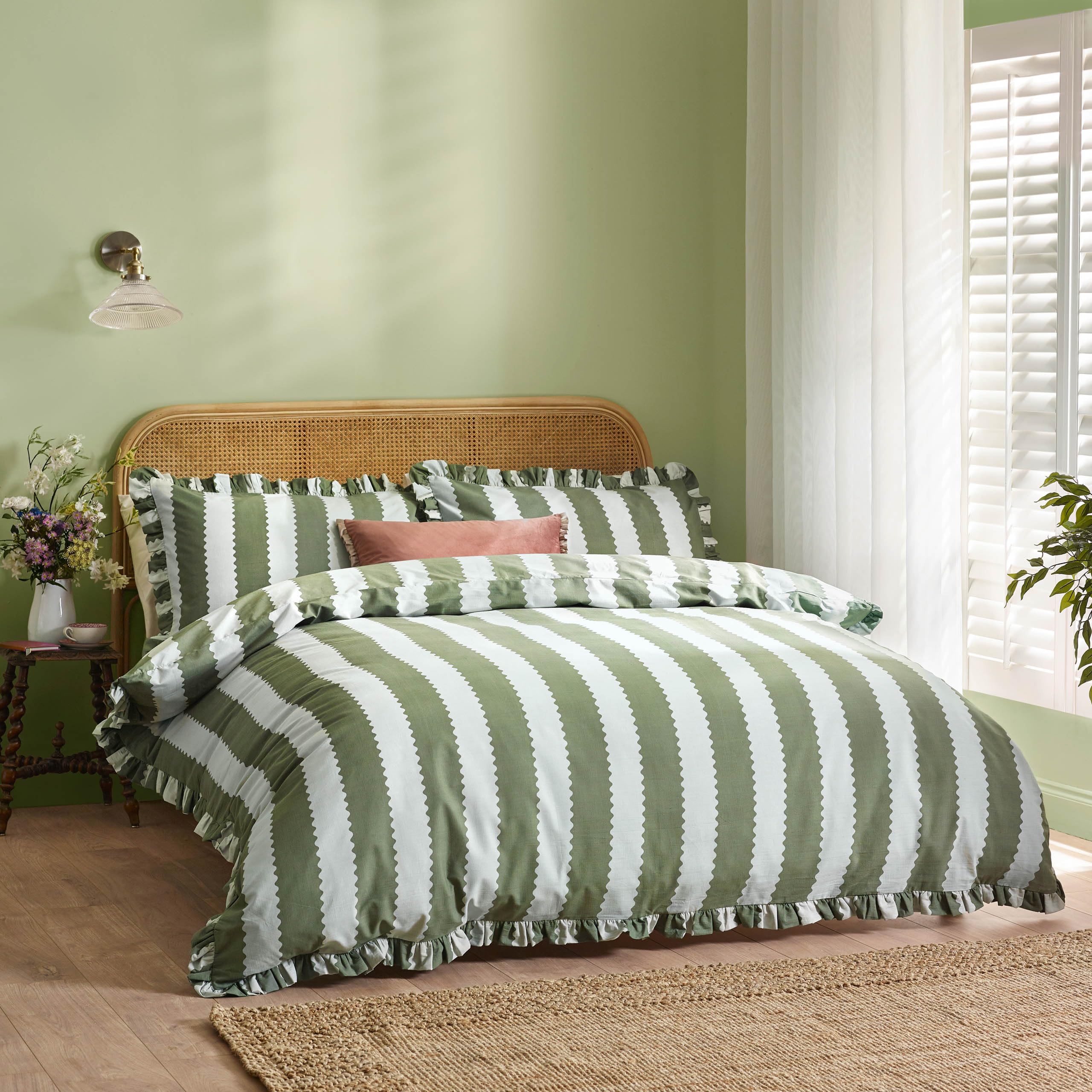 Wylder Unisex Jade Birdie Stripe Ruffle Duvet Cover Set In | Size: Double