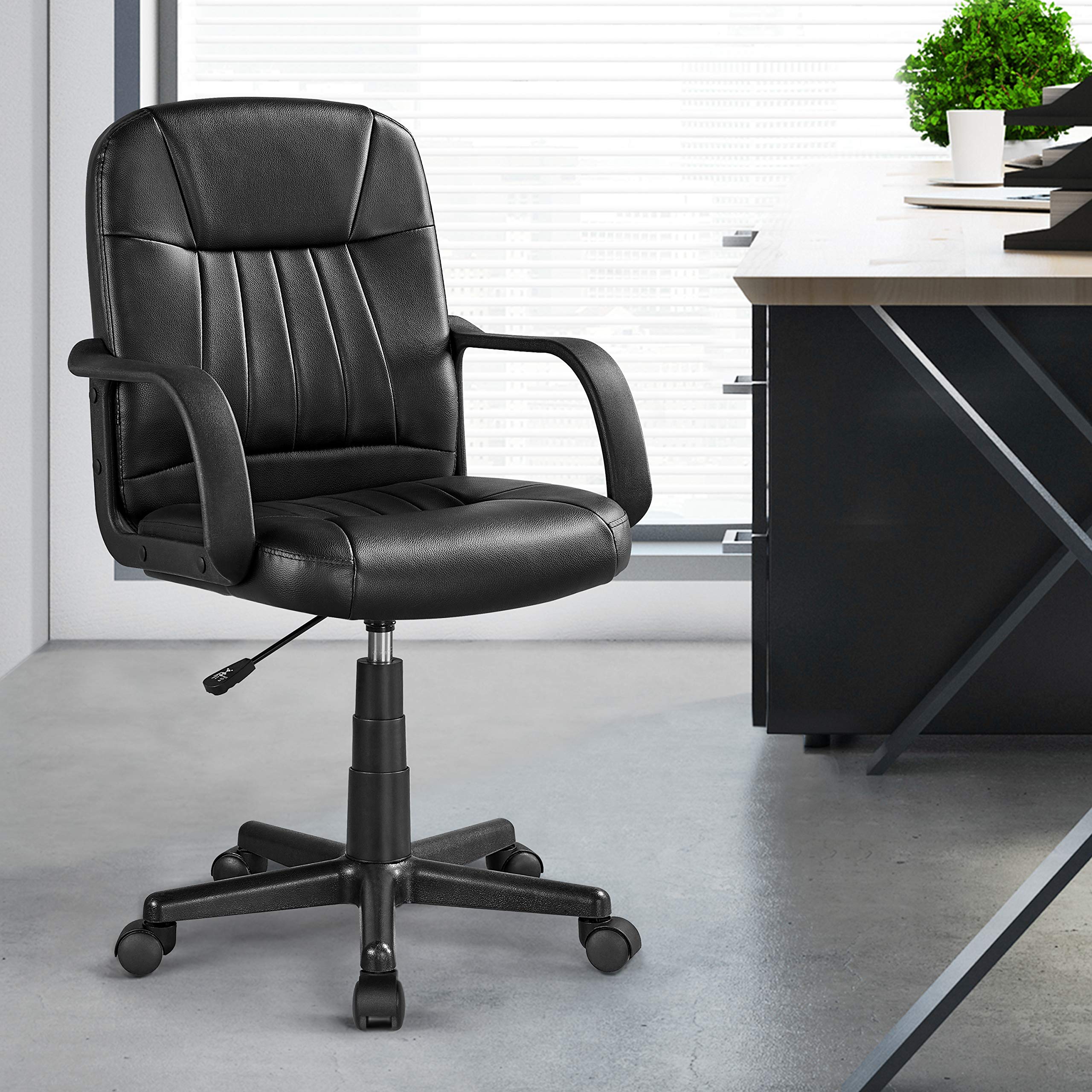 Yaheetech Bürostuhl ergonomischer Computerstuhl, Schreibtischstuhl mit Armlehne, höhenverstellbar und komfortabler Chefsessel，Office Stuhl, Arbeitsstuhl aus Kunstleder, Schwarz