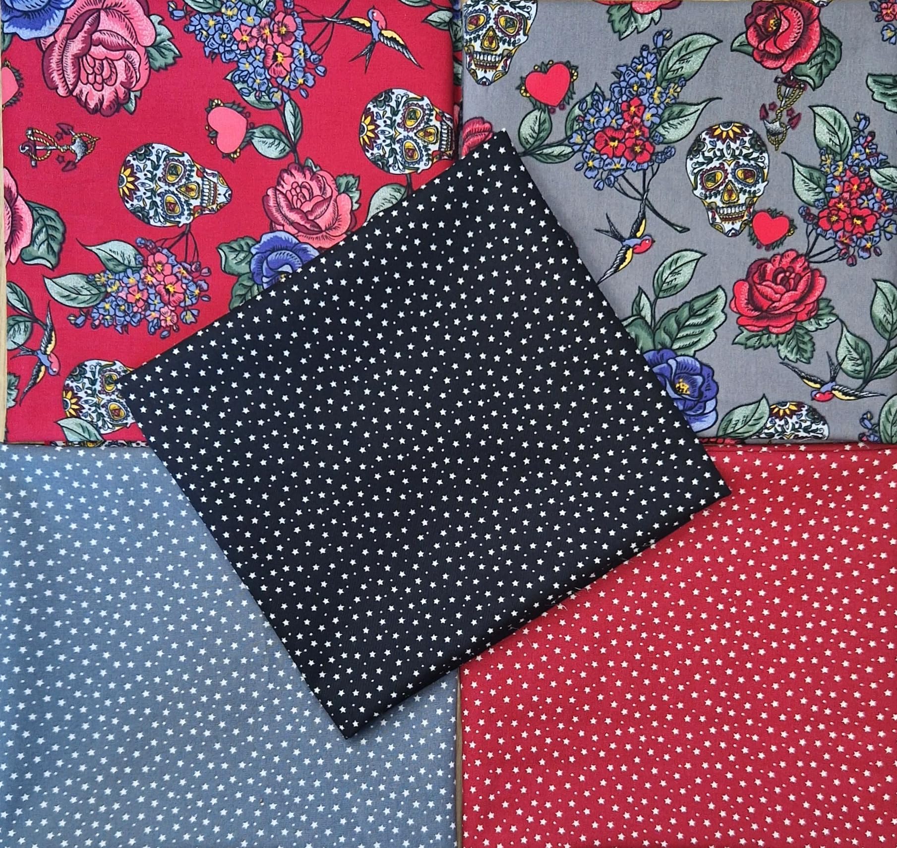 Fat Quarter Bundle - Gothic Skulls & Skeletons Halloween Craft Fabric Material