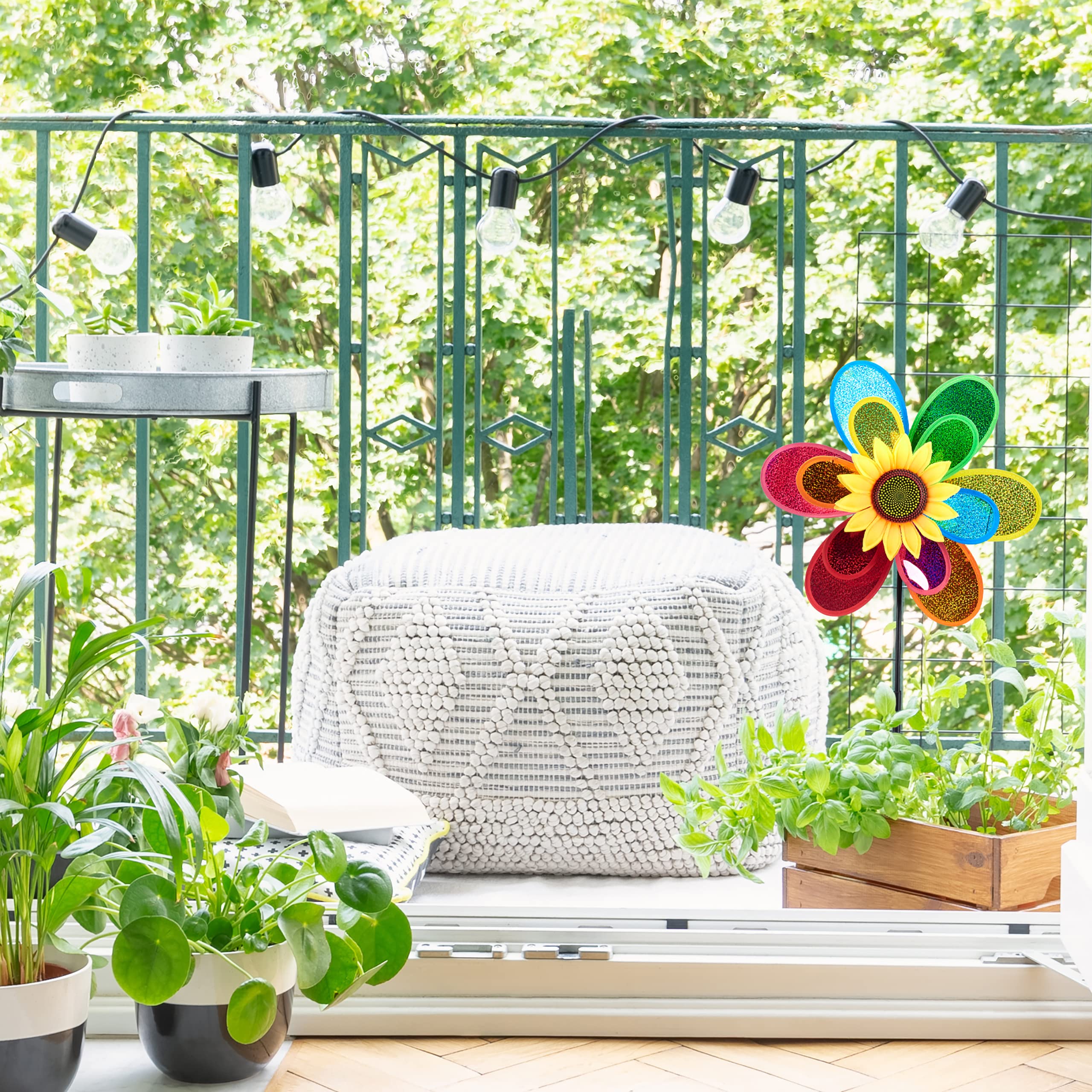 Relaxdays Moulin à vent Fleur, Carillon à vent jouet enfant jardin balcon épouvantail HxlxP 74,5 x 37,5 x 14 cm, coloré