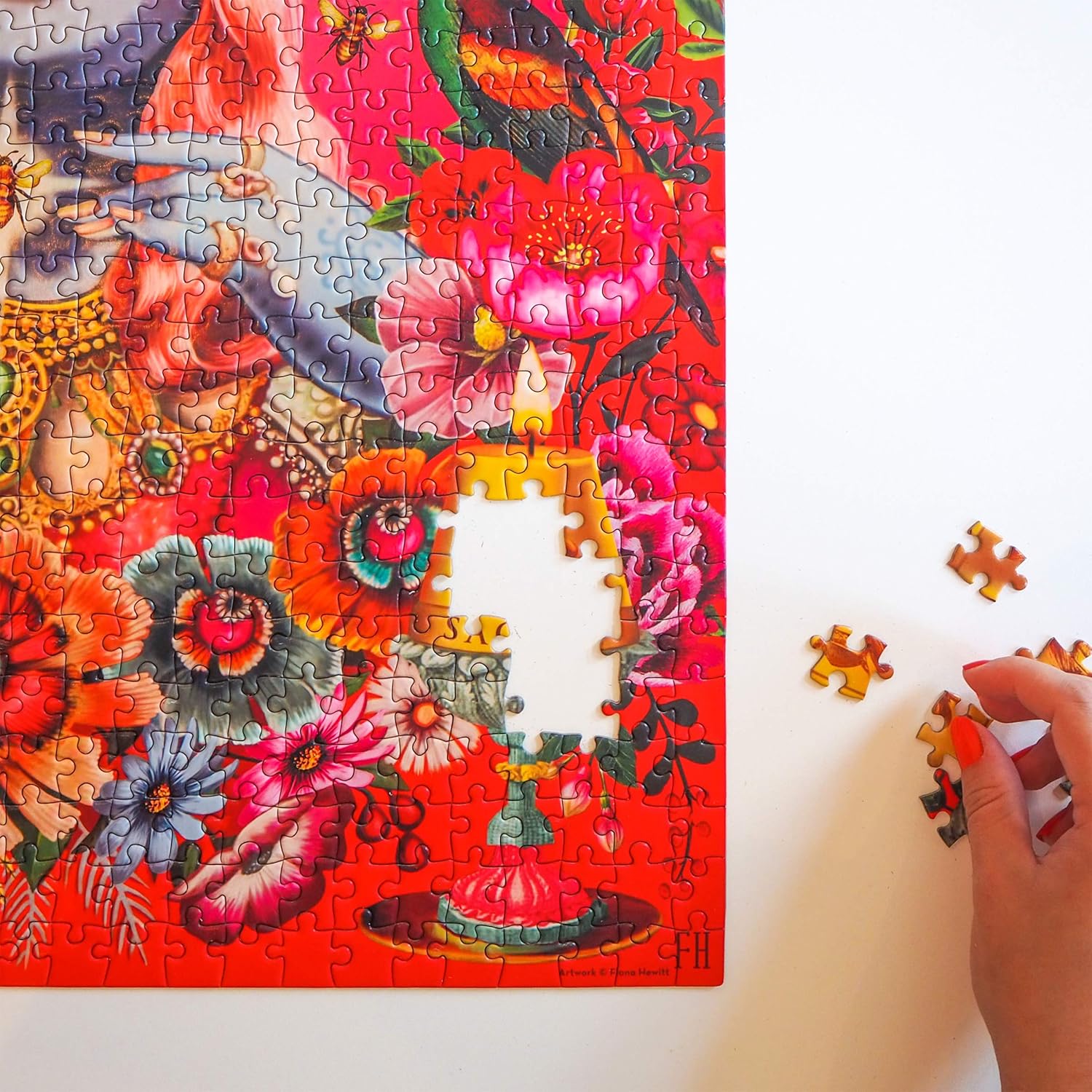 Genuine Fred QUEEN BEE by Fiona Hewitt, 1000 piece puzzle