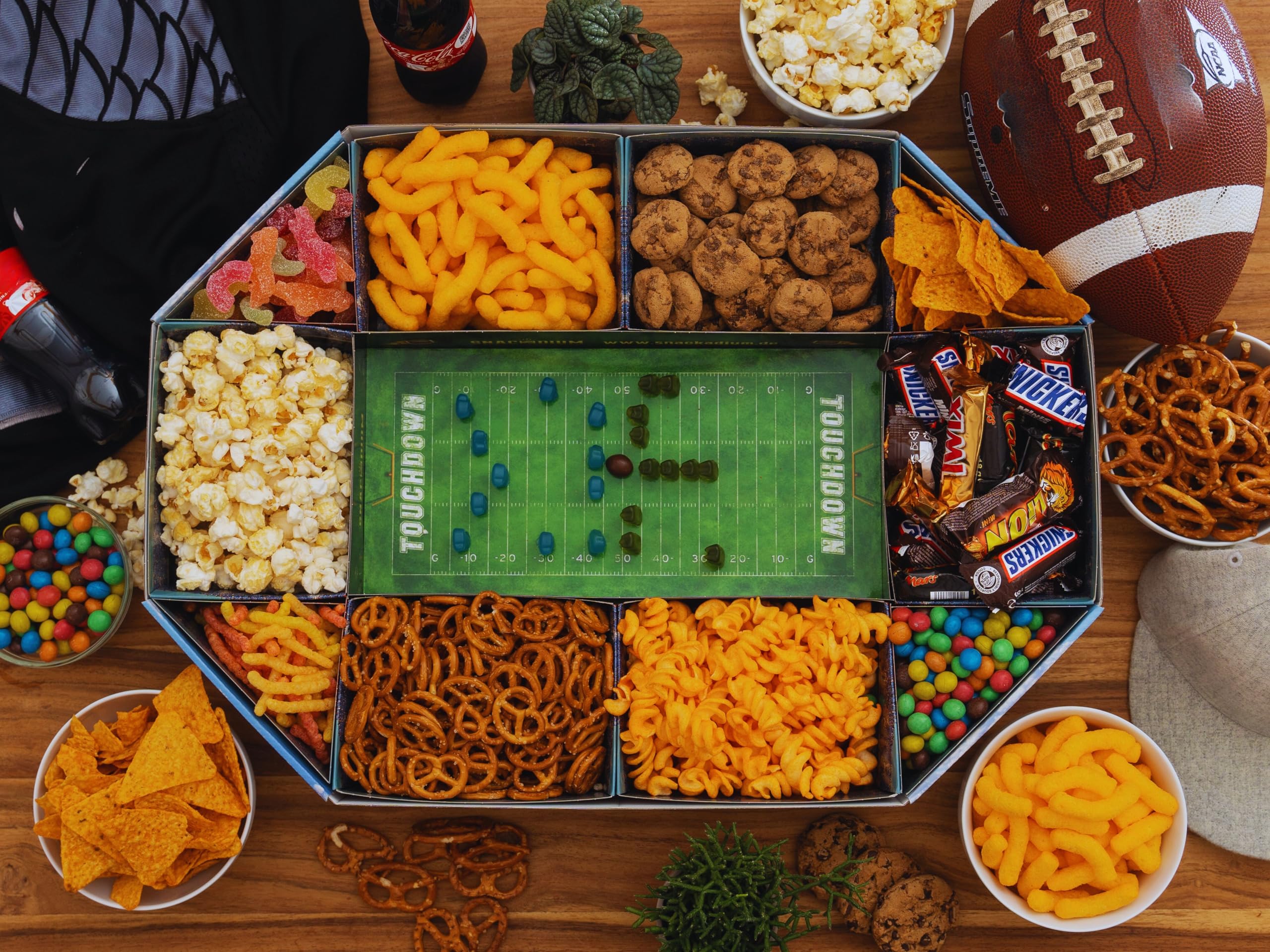 Das SNACKADIUM für spannende Footballabende/Snackstadion für echte Footballfans/Super Bowl - American Football Snack Stadion (Blau)