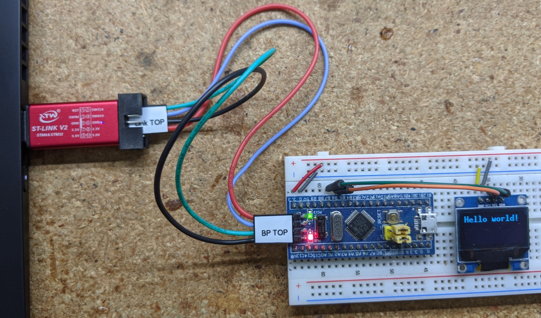 Works perfectly with Linux + Bluepill