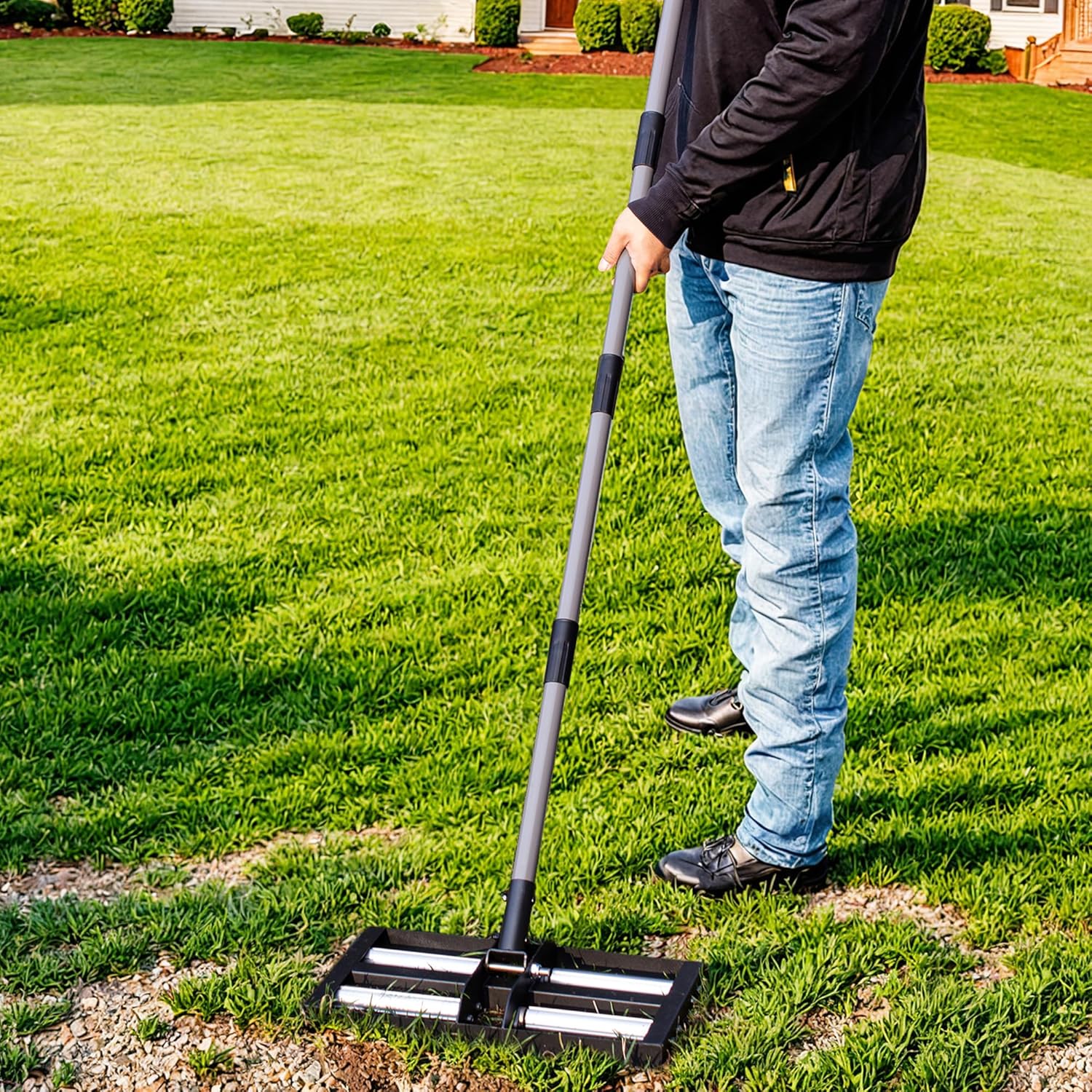 Suchtale Lawn Leveling Rake with Aluminum Rollers, 17"x10" Levelawn Tool, Heavy-Duty Stainless Steel Lawn Leveler with 61" Adjustable Long Handle, Lawn Leveler for Smooth Soil,Garden,Golf Course,Farm