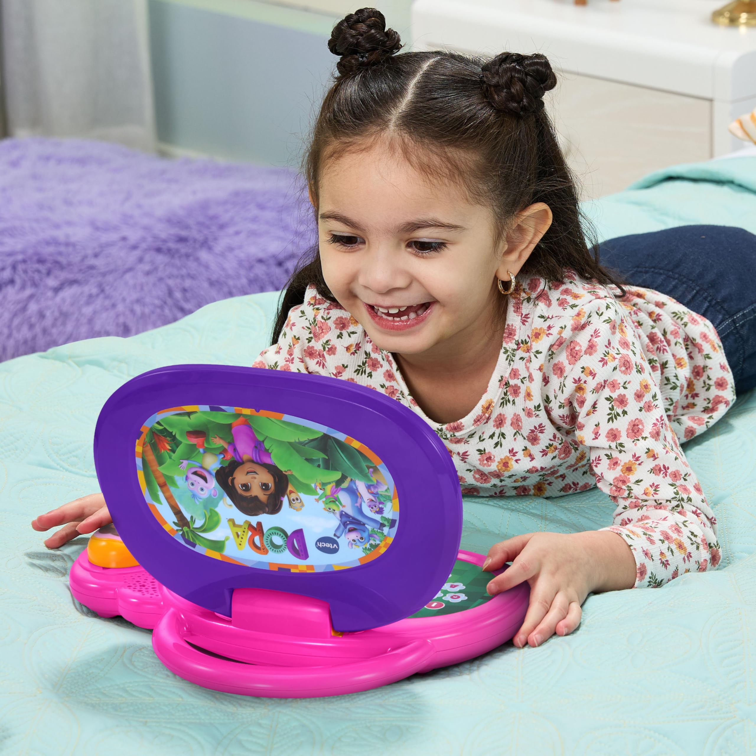VTech - Mon Ordi Éducatif Dora L’Exploratrice - Ordinateur Enfant Bilingue avec Écran Rétroéclairé, 13 Activités et Jeux Interactifs Dora - Cadeau Enfant Dès 3 Ans - Contenu en Français et Anglais