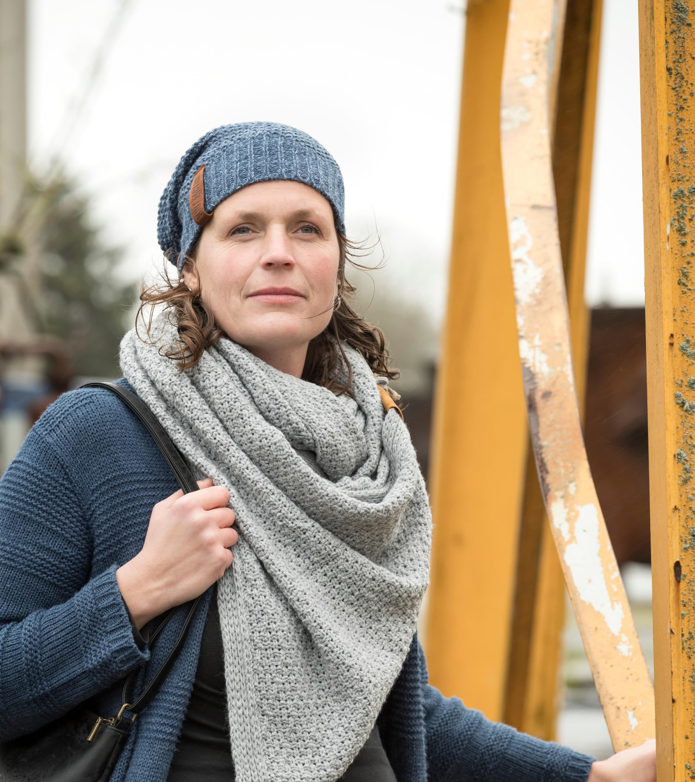 KNIT FACTORY - Luna Schal - Strickschal Für Damen und Herren - XL Schal mit Wolle - 200 x 50 cm - Hochwertige Qualität