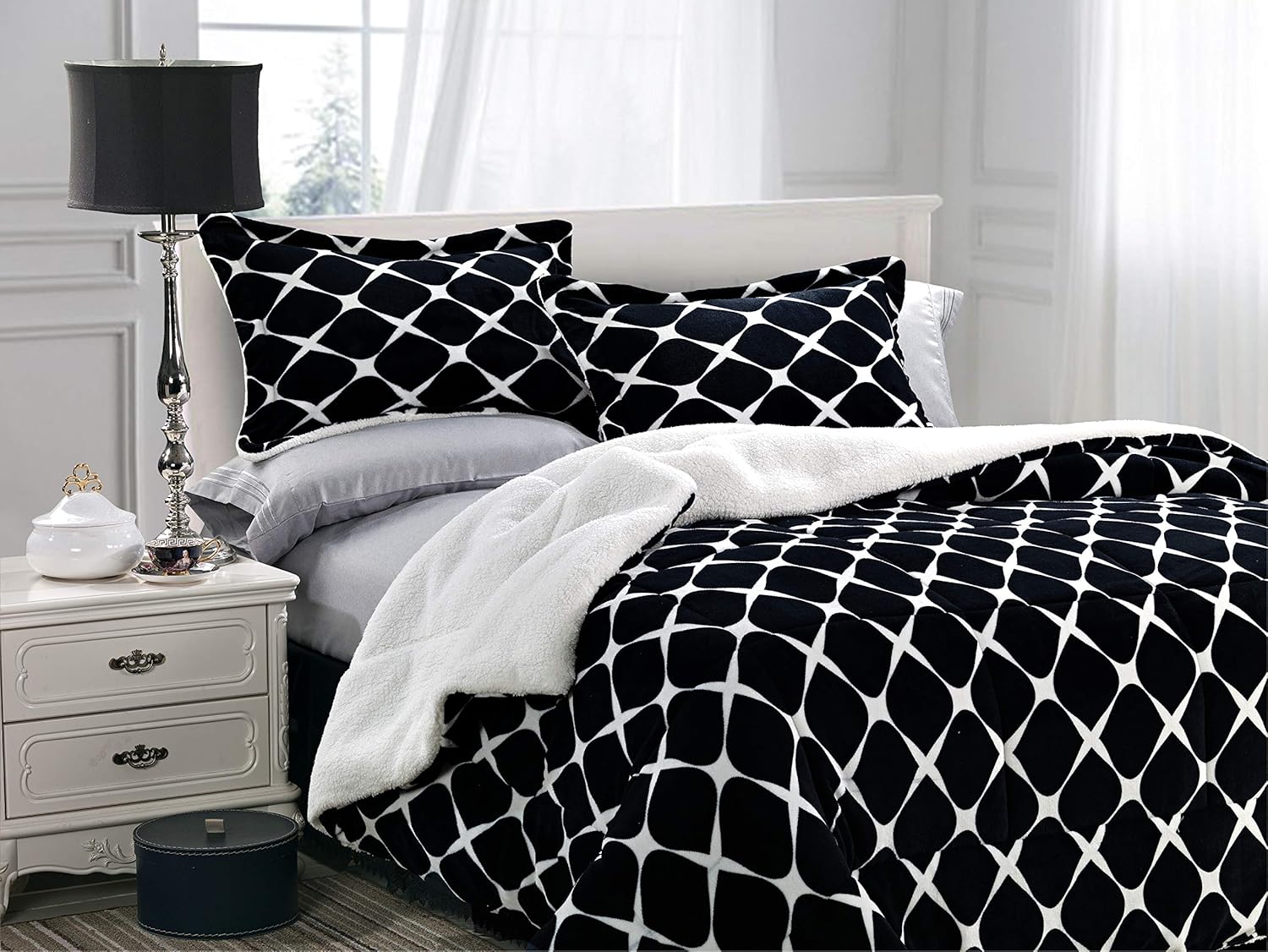 Elegant Comfort Premium Quality Heavy Weight Micromink Sherpa-Backing Reversible Down Alternative Micro-Suede 3-Piece Comforter Set, Queen, Ivory