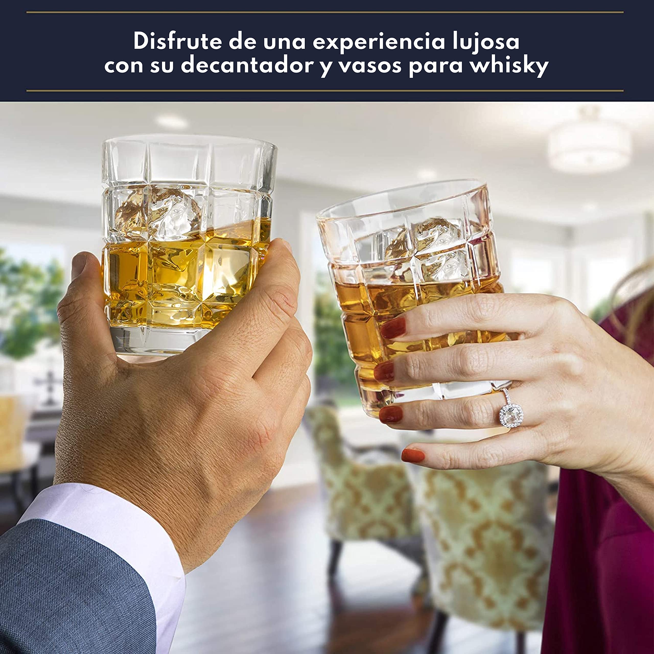 REGAL TRUNK & CO. Juego de jarra de whisky | 4 vasos cuadrados grabados con whisky y vidrio | Juego de jarra de whisky de cristal | Caja de regalo y paño de limpieza para vidrio
