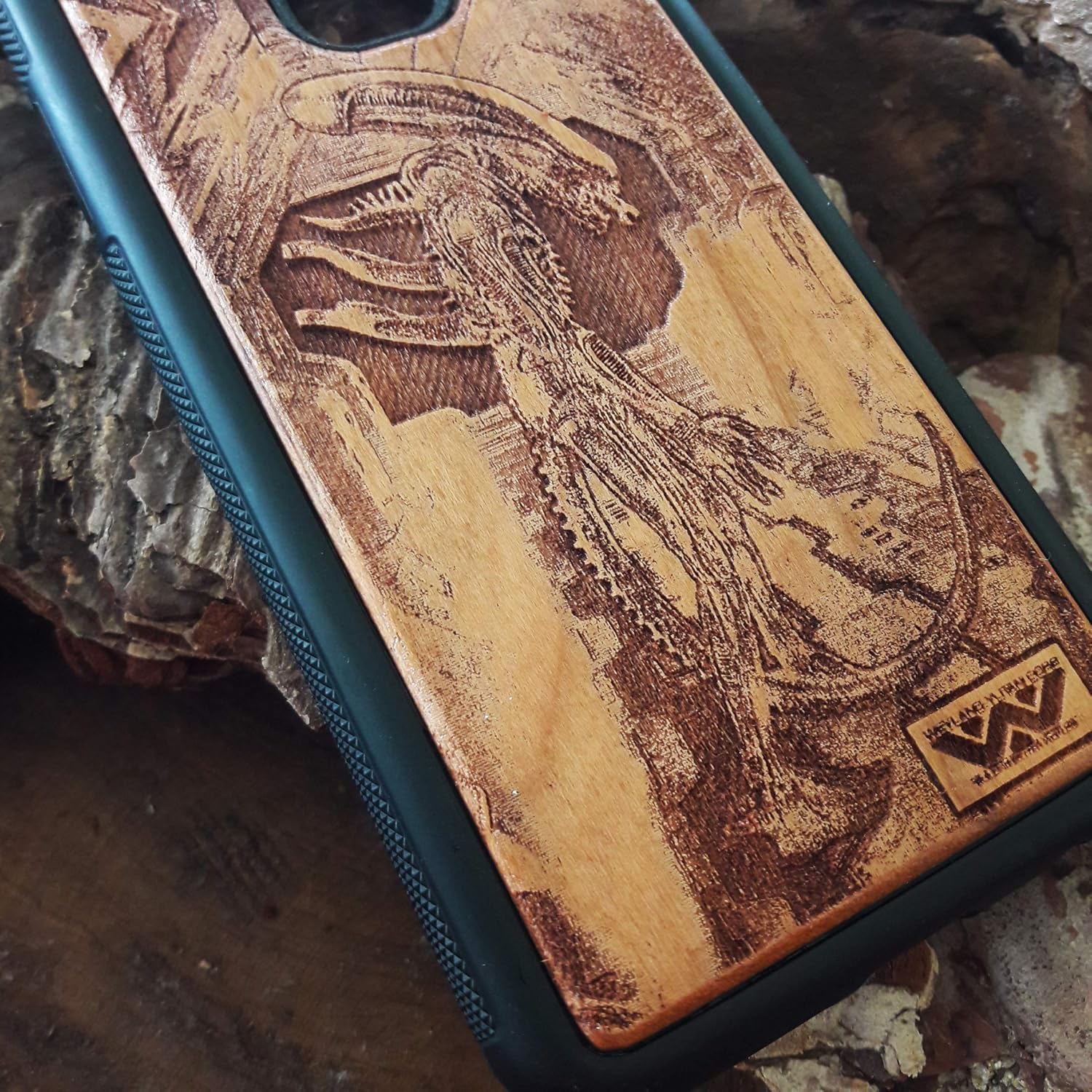 Xenomorph Alien Laser Engraved Wood Case Fits iPhone 17, 16, 15 Pro Max Mini & Galaxy S26, S25, S24 Ultra Plus – Eco-Friendly, Slim, Durable Wooden Phone Cover