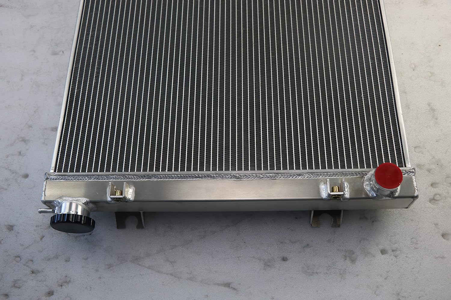 4 Row Aluminum Radiator Replacement for 2005-2012 Dodge Dakota Mitsubishi Raider Ram Dakota 3.7 4.7 V6 V8 Radiators Radiador 2006 2007 2008 2009 2010 2011