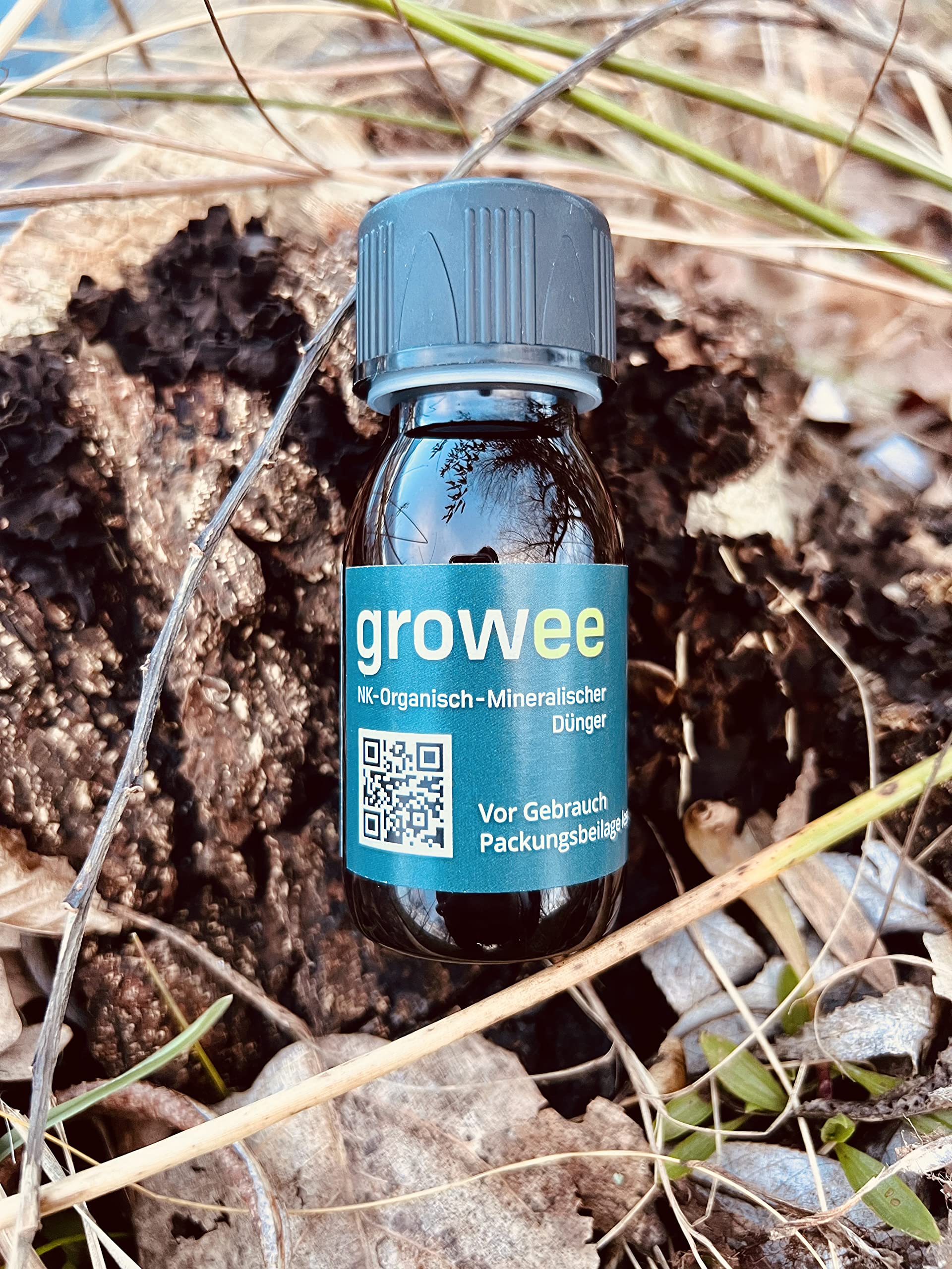 Vegan & Bio Organischer Mehrertrags Dünger Konzentrat 100% Vegan & Organic Fertilizer (1000 ml) ergibt 100 Liter Dünger reicht für ca. 333 Pflanzen
