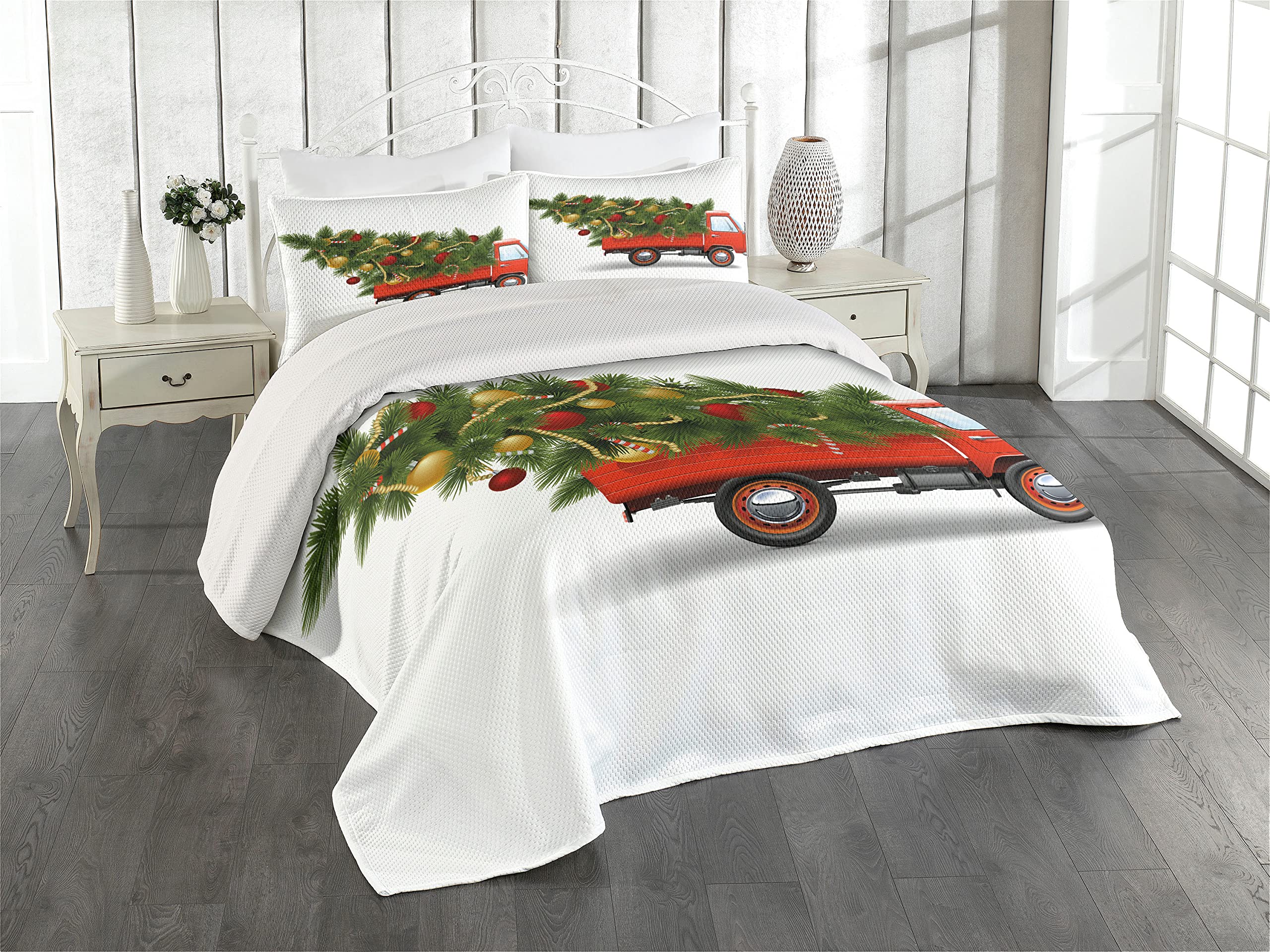 Ambesonne Christmas Coverlet, Red Retro Style Farm Truck and Big Christmas Tree with Tinsel Balls Candy, 3 Piece Decorative Quilted Bedspread Set with 2 Pillow Shams, King Size, Green White