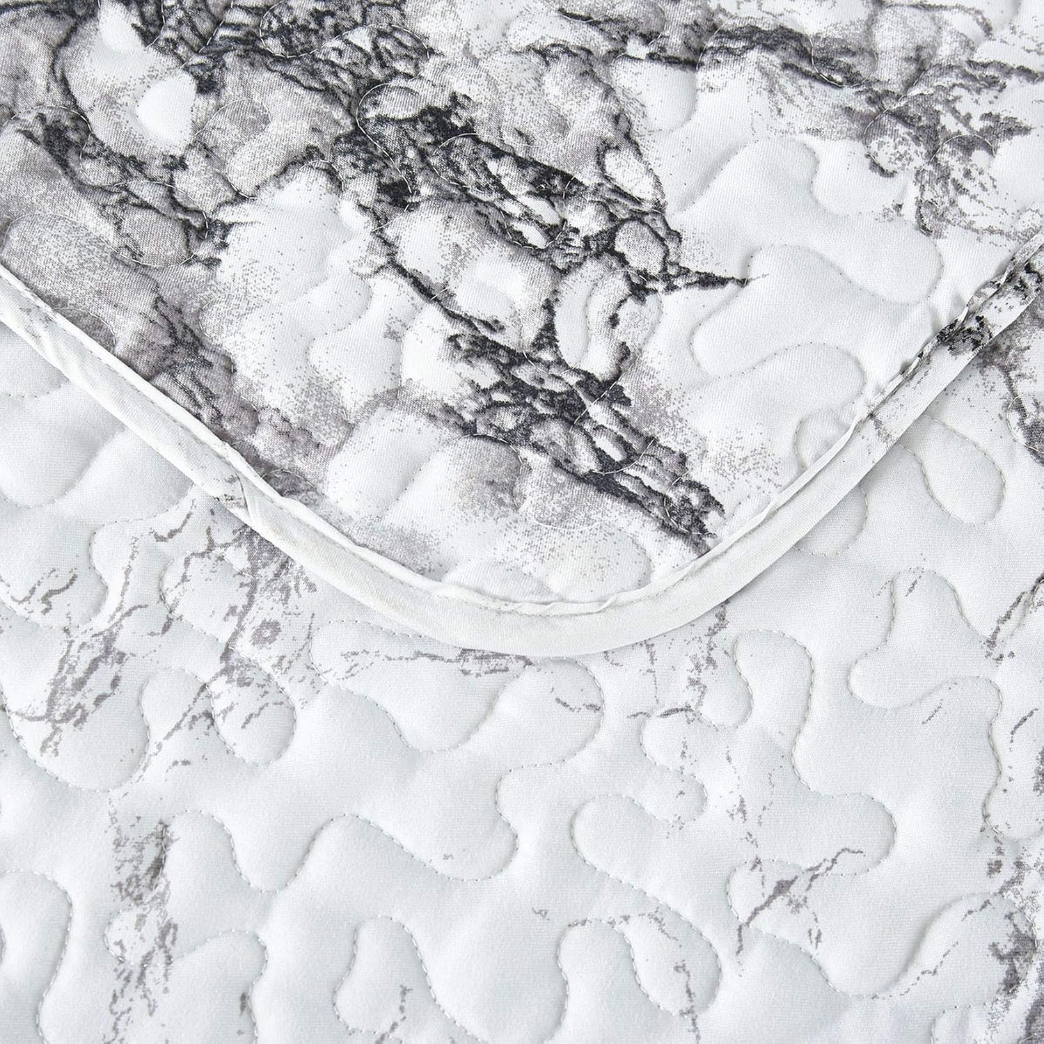 Bеѕt Dеаl Prоduсt Wake In Cloud - Marble Quilt Set, Black White and Gray Grey Modern Pattern Printed, Soft Microfiber Bedspread Coverlet Bedding (3pcs, King Size)