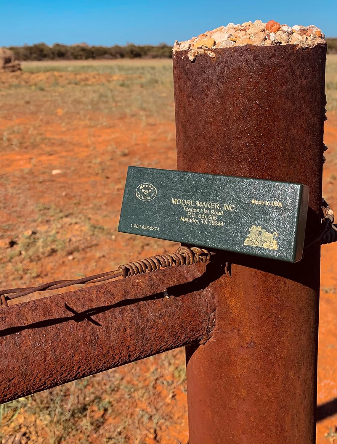 Moore Maker Inc. - 1106CSS - Black Anodized Aluminum Lockback Clip Knife - 3 1/2"