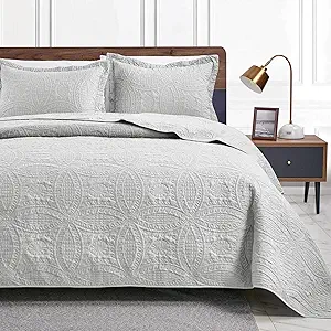 Love's cabin King Size Quilt Bedding Set Light Grey Bedspreads - Bed Summer Lightweight Bedspread Comforter - Coin Pattern Bedding Coverlet for All Season - 3 Pieces (1 Quilt, 2 Pillow Shams)