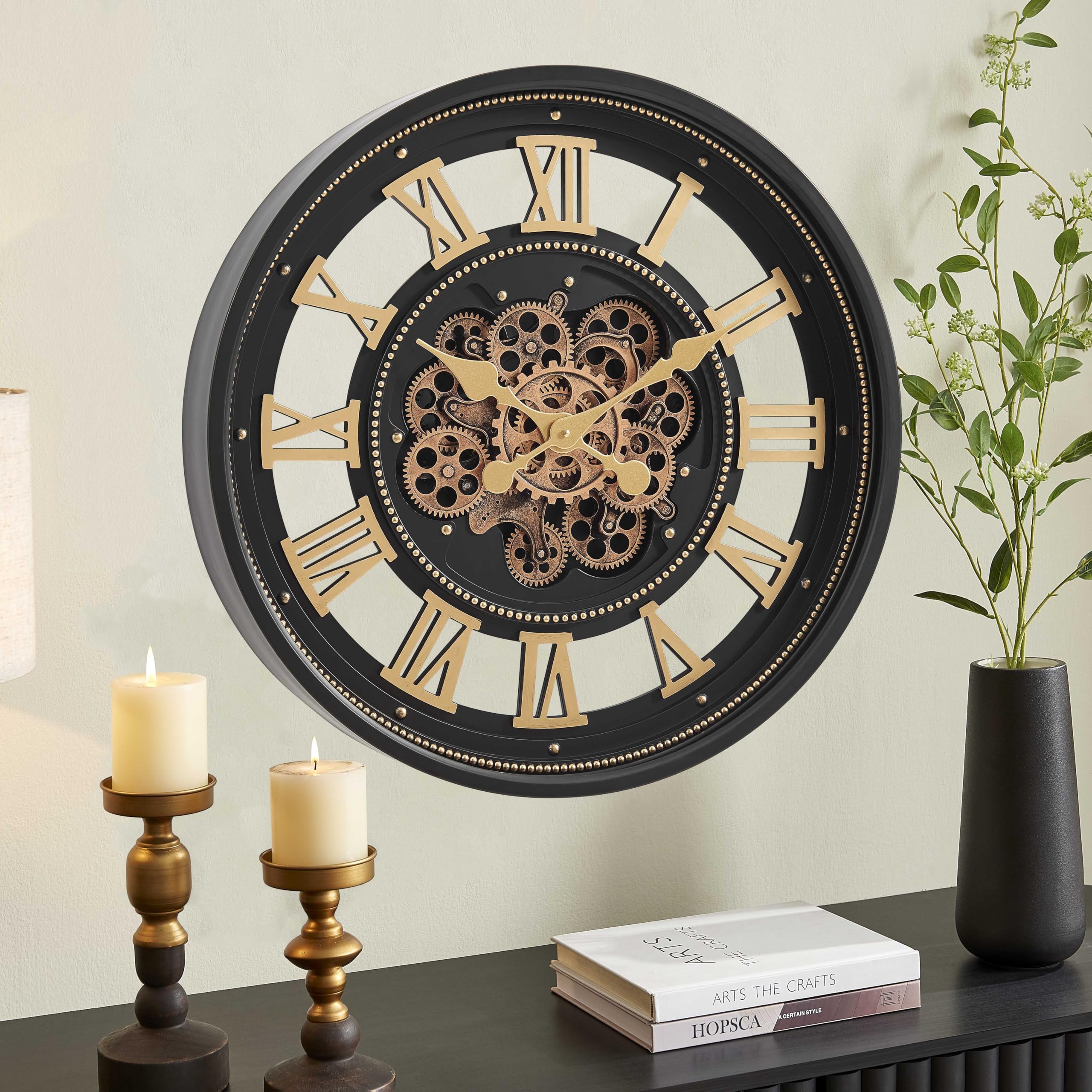 CLXEAST Orologio da parete da 61 cm con ingranaggi mobili, numeri romani, moderno nero e finitura oro