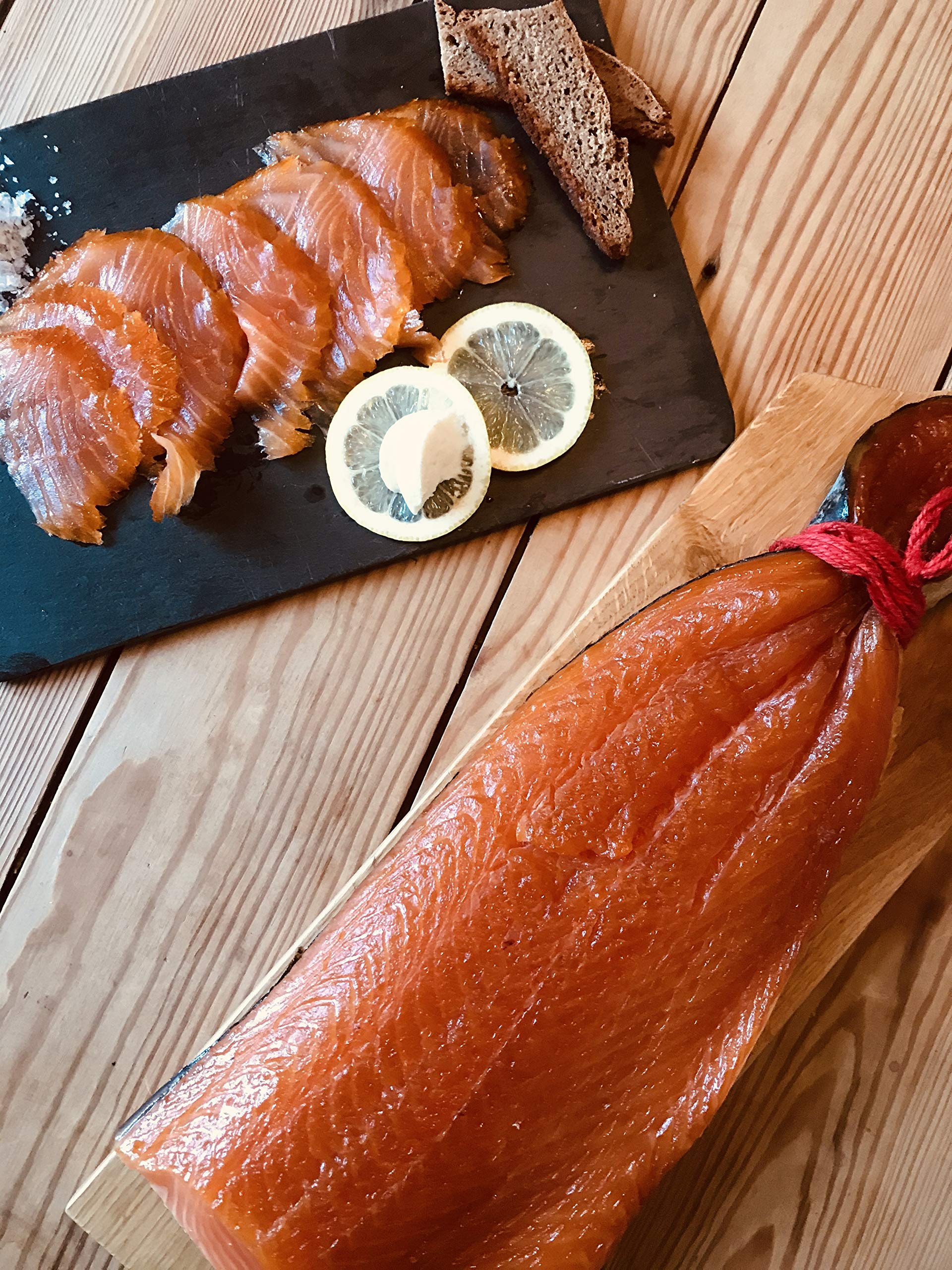 Färöer Räucherlachs - Der mit der roten Kordel - ca.1.2kg - Extrem Mild im Geschmack 2x mild geräuchert