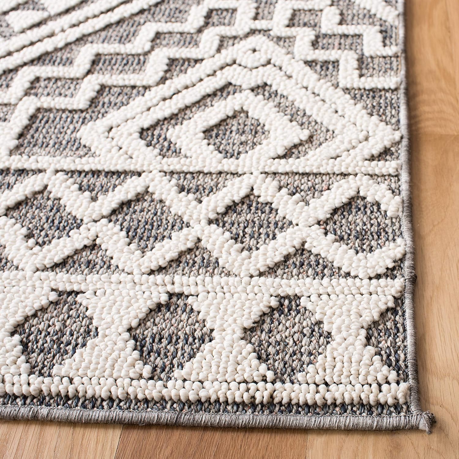 SAFAVIEH Global Collection Runner Rug - 2'2" x 8', Grey & Ivory, Non-Shedding & Easy Cleaning, Living Room, Hallway, Foyer, Entryway, Bedroom (GLB878F)