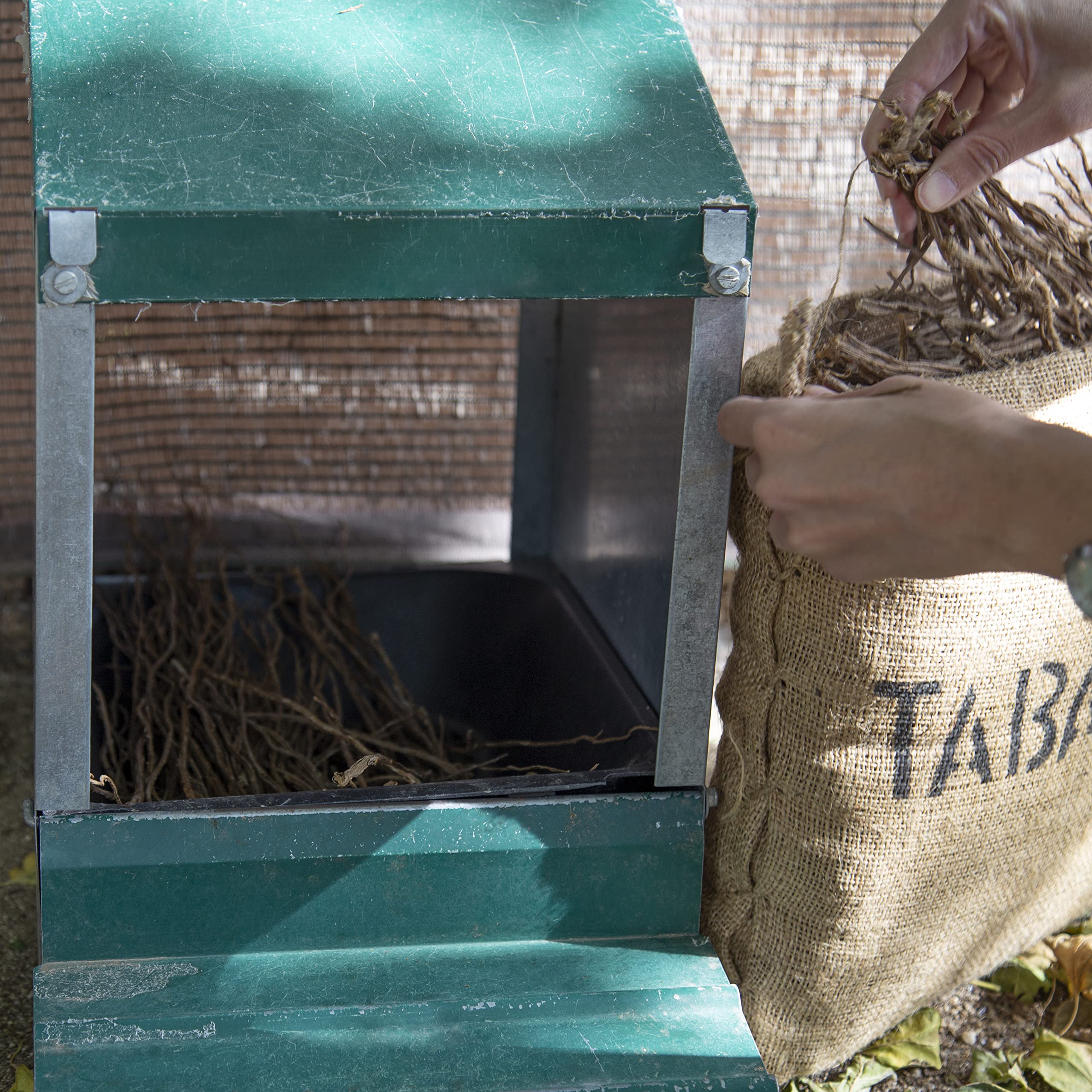 FINCA CASAREJO Fibra Vegetal para Nidos de Gallina y Otras Aves - Ponederos Libres de Piojos y Chinches - TabaPioj Repele los Parásitos Externos en el Nido - 100% Natural - Fibra Tabaco 2 kg