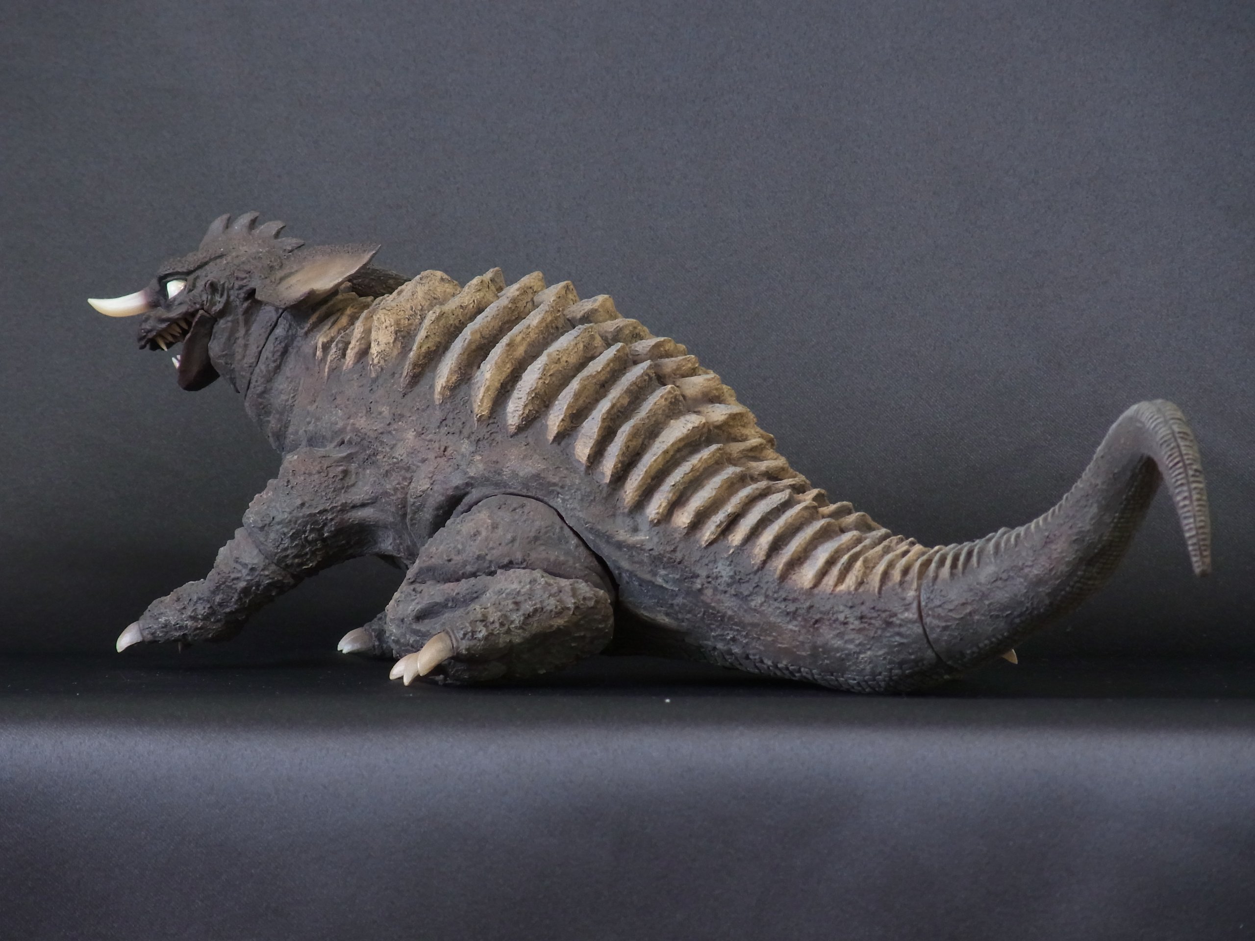 Amazon.co.jp: 東宝大怪獣シリーズ バラゴン1965 (PVC塗装済み完成品