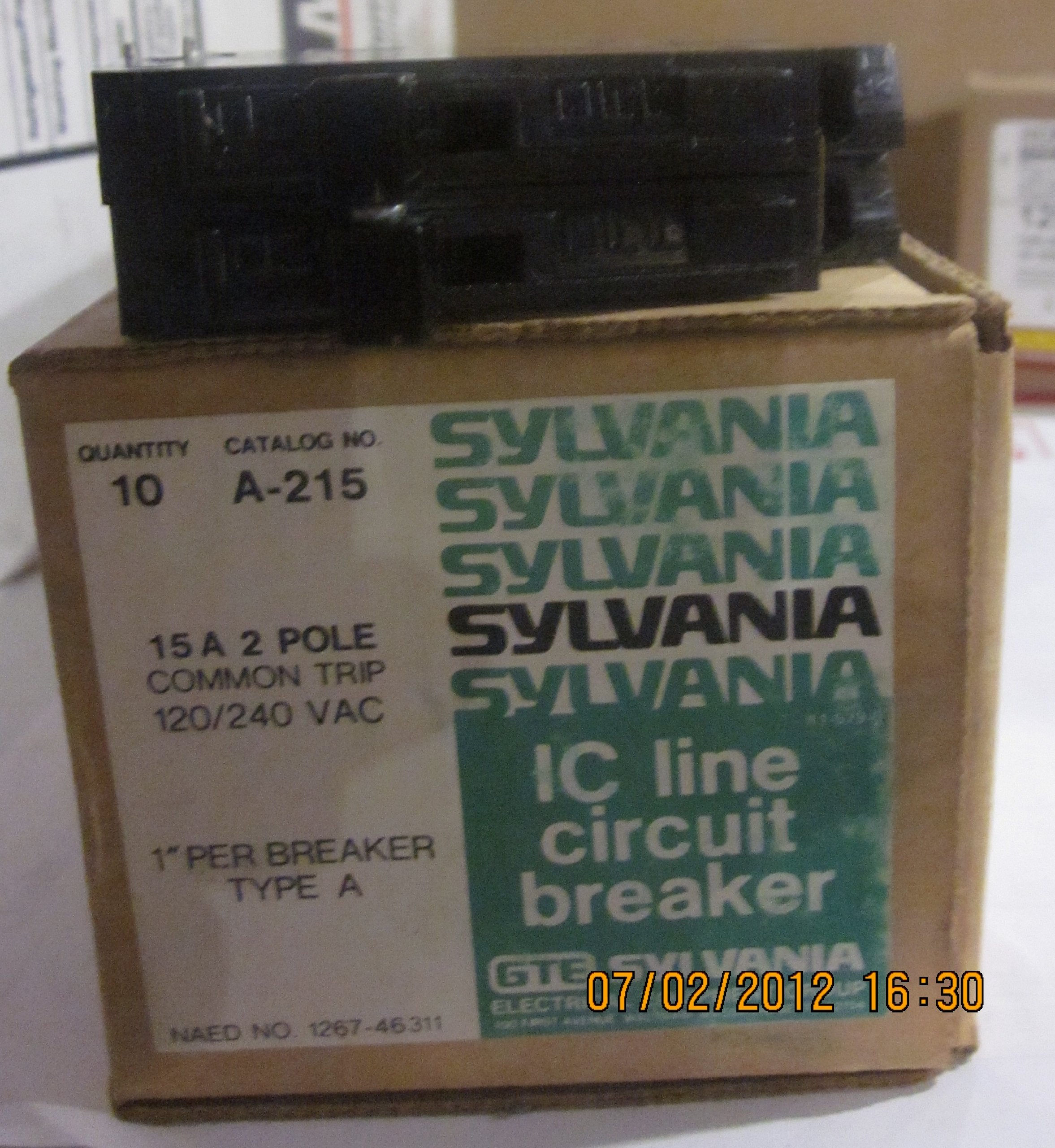 SYLVANIA A215 120/240 VAC, 15 AMP, 1 INCH PER Breaker, Type A, 2 Pole, for IC LINE, Circuit Breaker, Common Trip