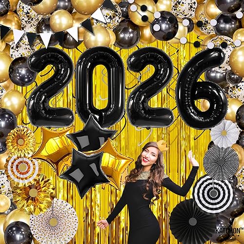 Miniatura 6 de KatchOn, Juego de decoraciones de graduación 2025 en negro y dorado, paquete grande de 115, kit de arco de globos de graduación Globos negros
