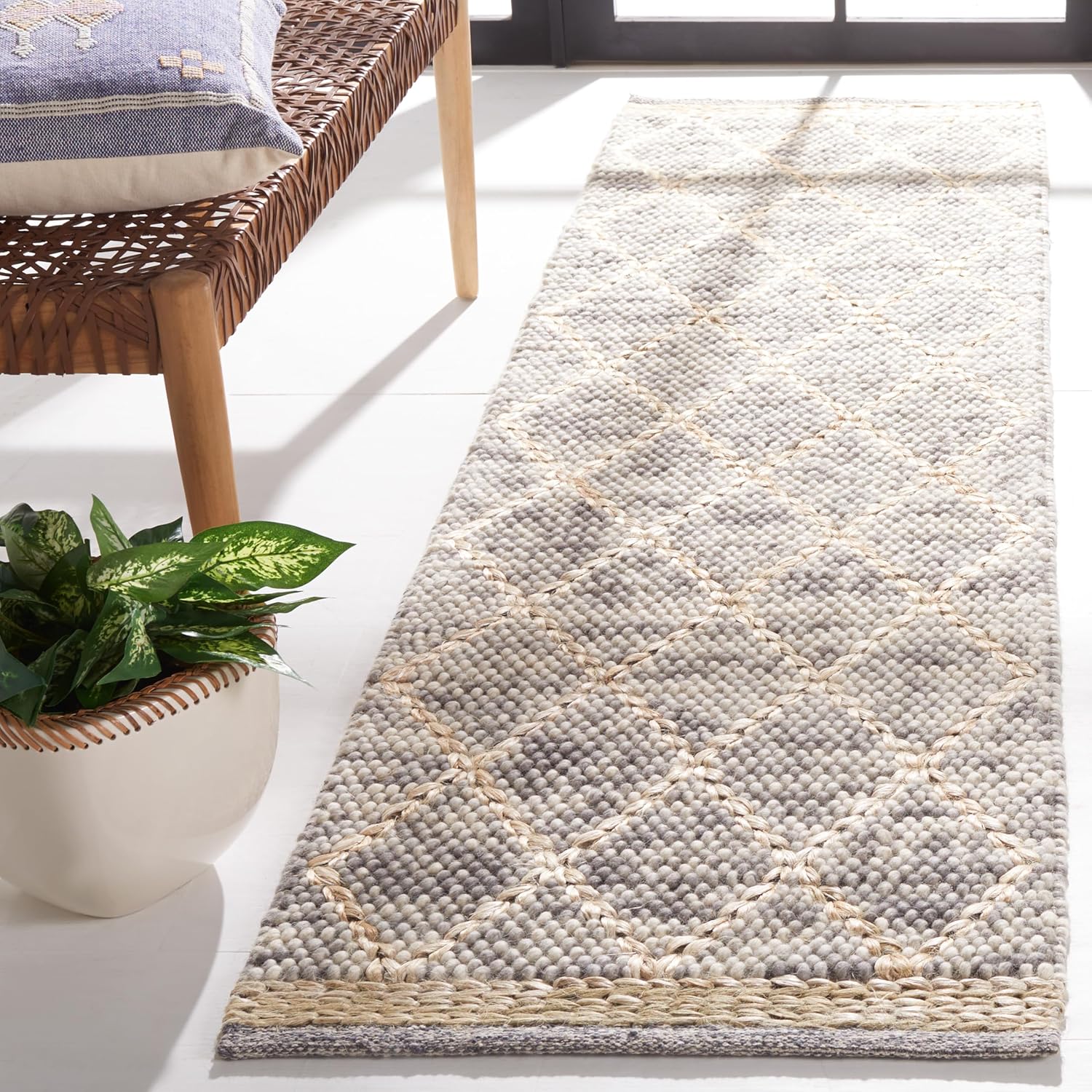 SAFAVIEH Natura Collection Runner Rug - 2'3" x 8', Ivory & Natural, Handmade Farmhouse Boho Trellis Wool, Ideal for High Traffic Areas in Living Room, Bedroom (NAT223A)