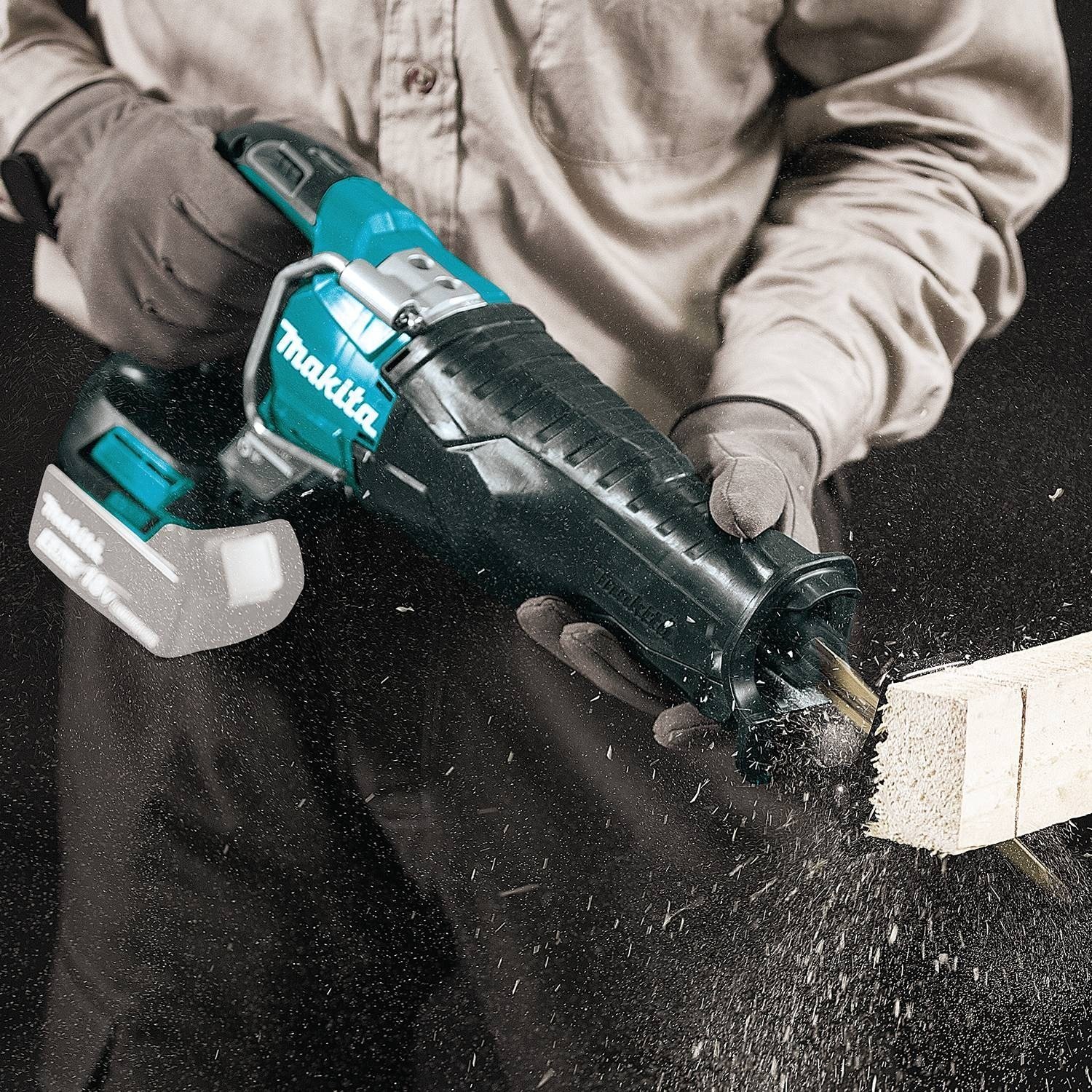 makita マキタ 18V 充電式 レシプロソー セーバーソー　XRJ04 コードレス Amazon | マキタ 18V 充電式 レシプロソー XRJ04 （本体のみ）JR186DZK