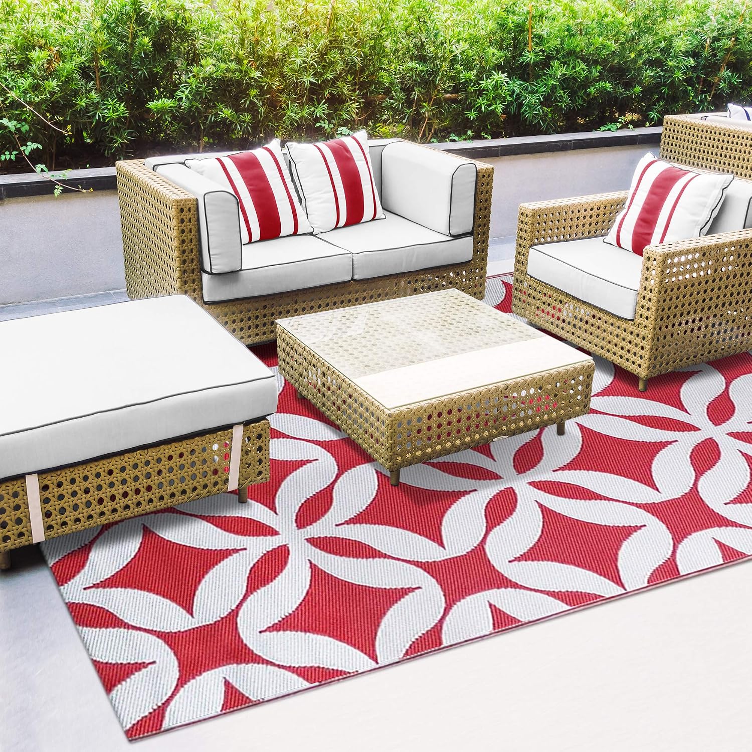 iCustomRug Outdoor Rug Mat- Geometric Floral Red and White 8'X10' Reversible Picnic and Beach Area Rug, Perfect for Patio, Camping, Sunroom, and Any Outdoor Space