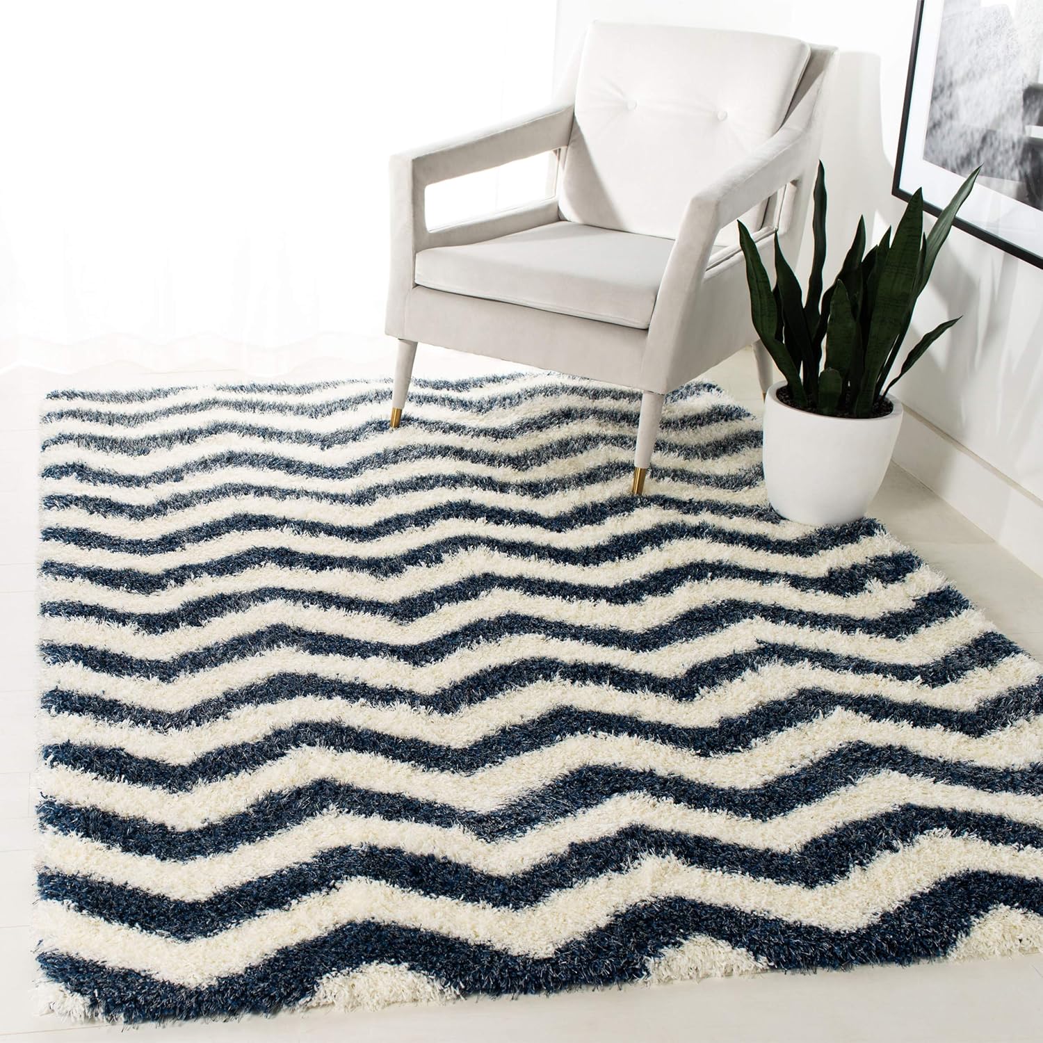 SAFAVIEH Montreal Shag Collection 2'3" x 7' Ivory/Grey SGM846B Chevron Non-Shedding Living Room Bedroom Dining Room Entryway Plush 2-inch Thick Runner Rug