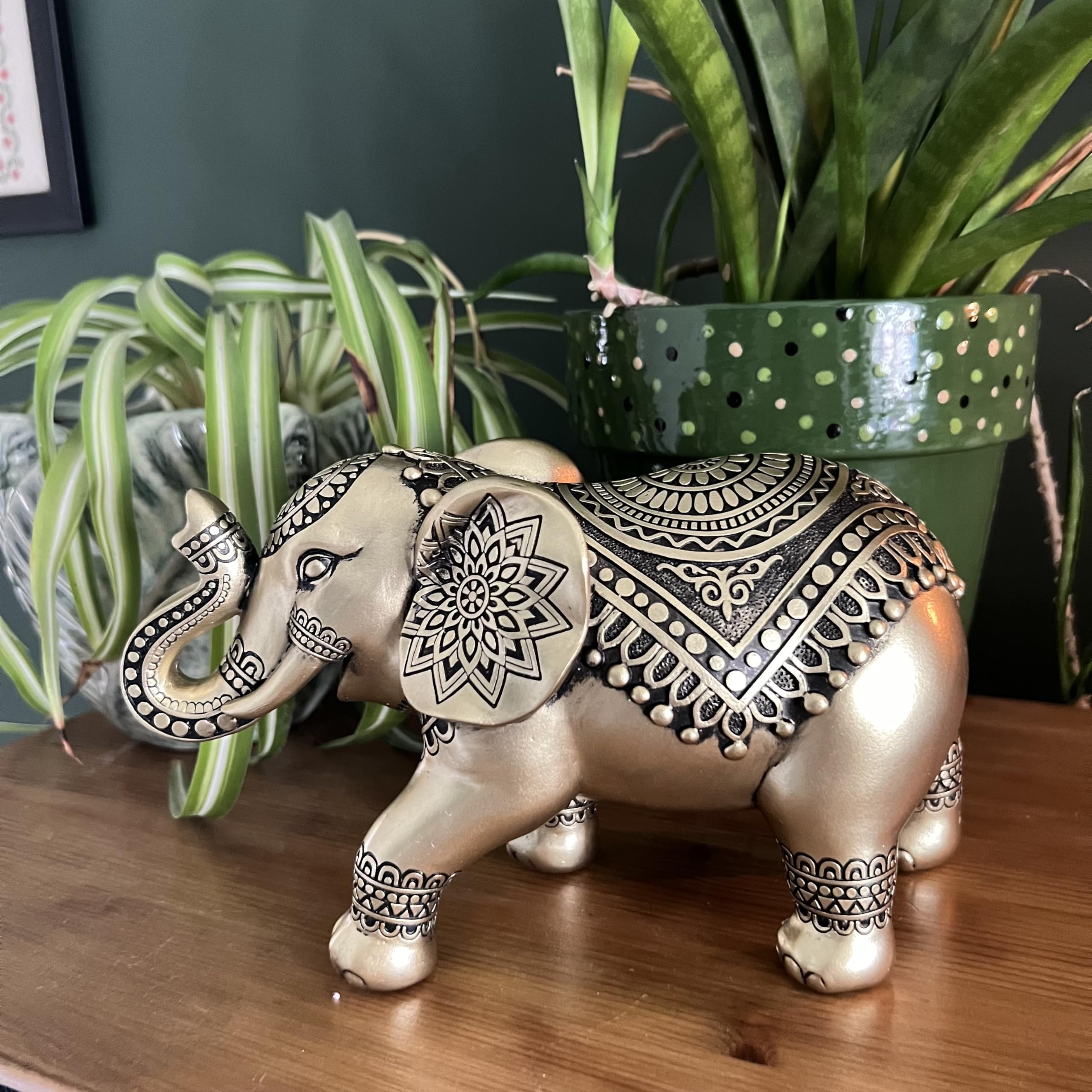 Thorness Exquisite Golden Elephant Statue: Elegant Ornament in Brilliant Gold Hue - Perfect for Home Decor - Image 3
