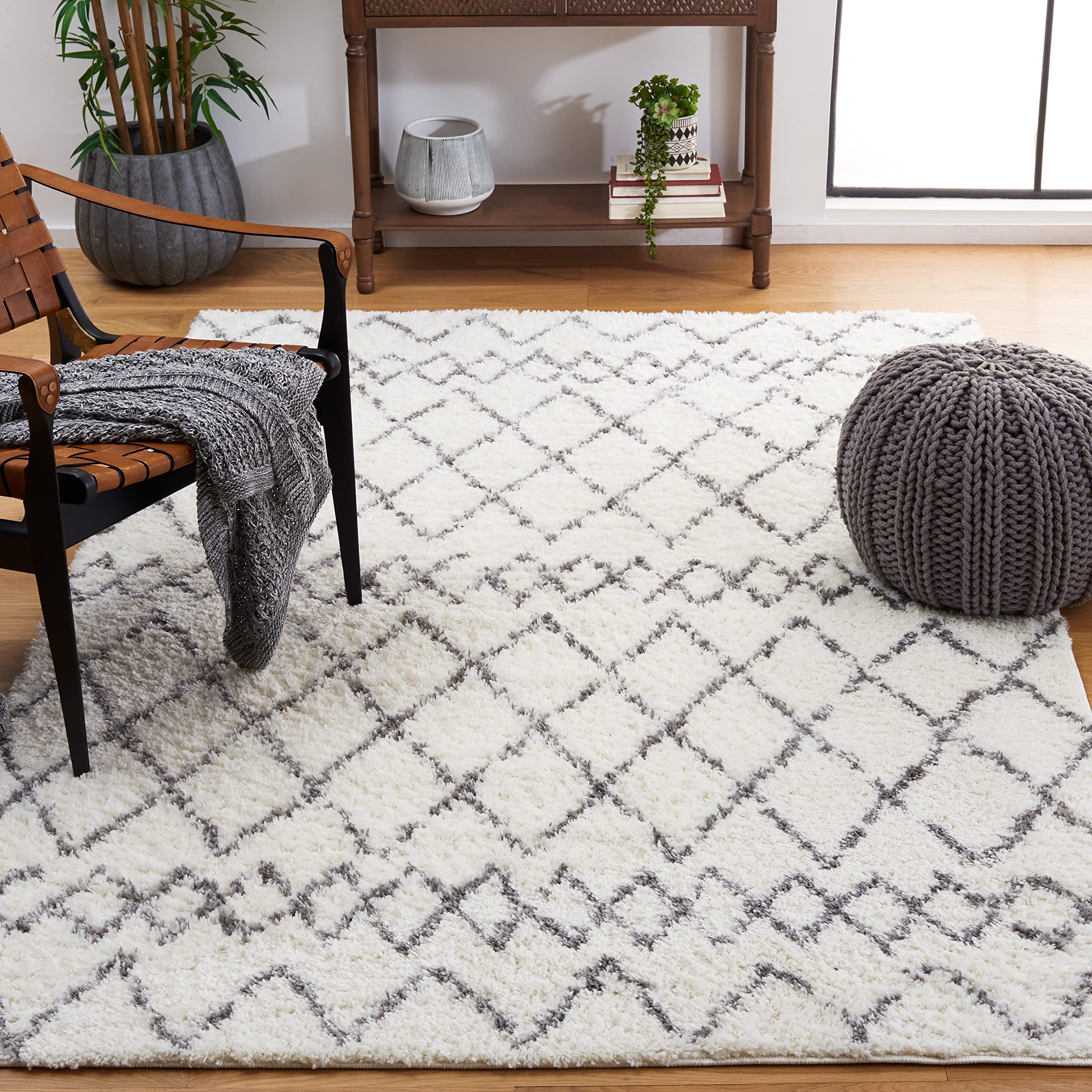 SAFAVIEH Tapis Shag Pour Salon, Salle à manger, Chambre à coucher - Berber Shag Collection, Tapis à poil court, Crème et gris clair, 122 X 183 cm