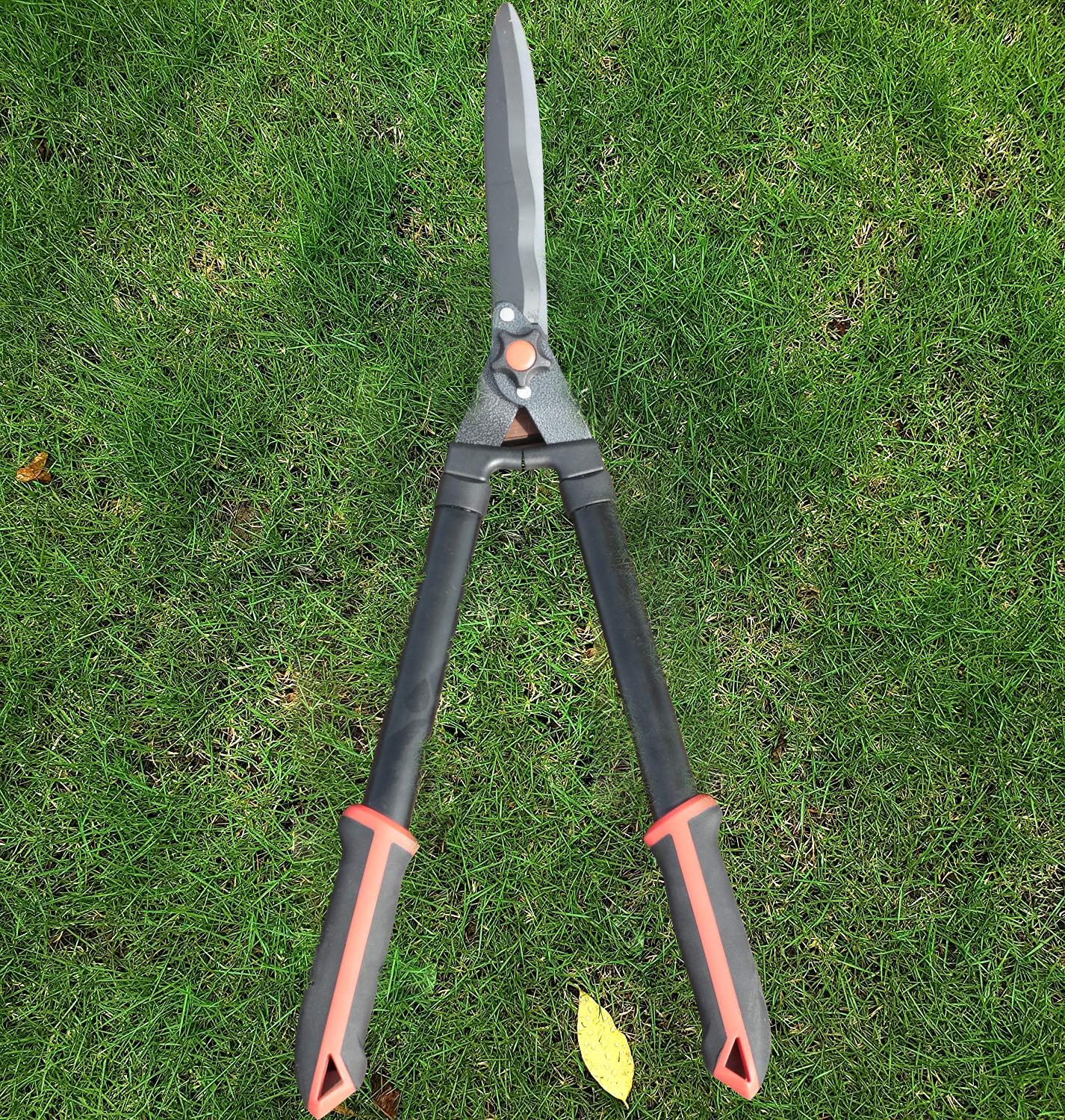 Hattomen Hedge Shears, 26 Inch Ideal for Shaping Hedges, Decorative Shrubs, with 8 Inch Wavy Blades and Double-Teflon Coating, for Trimming Borders, Boxwood, and Bushes : Patio, Lawn & Garden