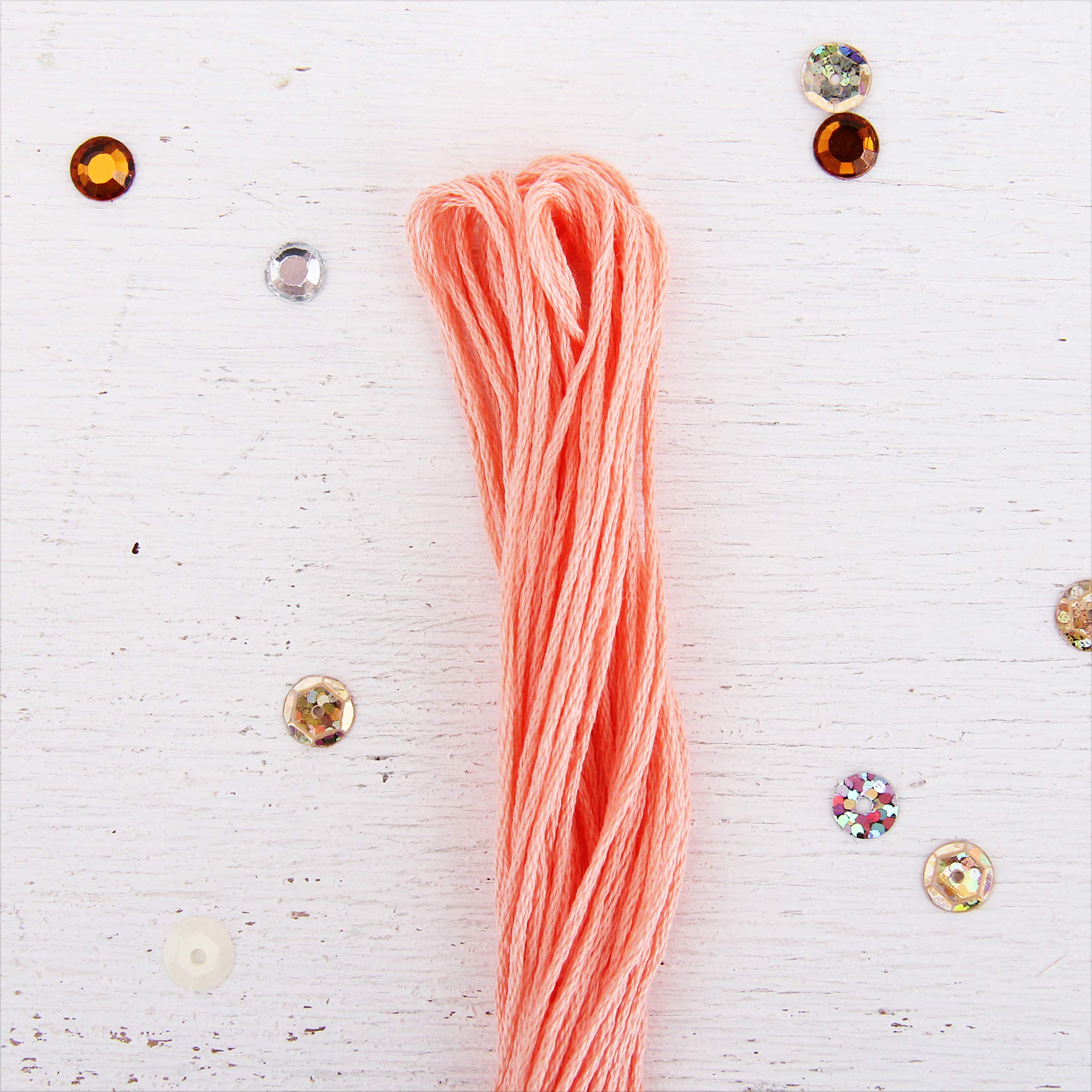Threadart - 12 madejas de hilo de algodón egipcio de fibra larga para bordar, albaricoque claro, 6 hilos divisibles de 8.75 yardas cada uno para bordado a mano, pulseras de la amistad, punto de cruz y