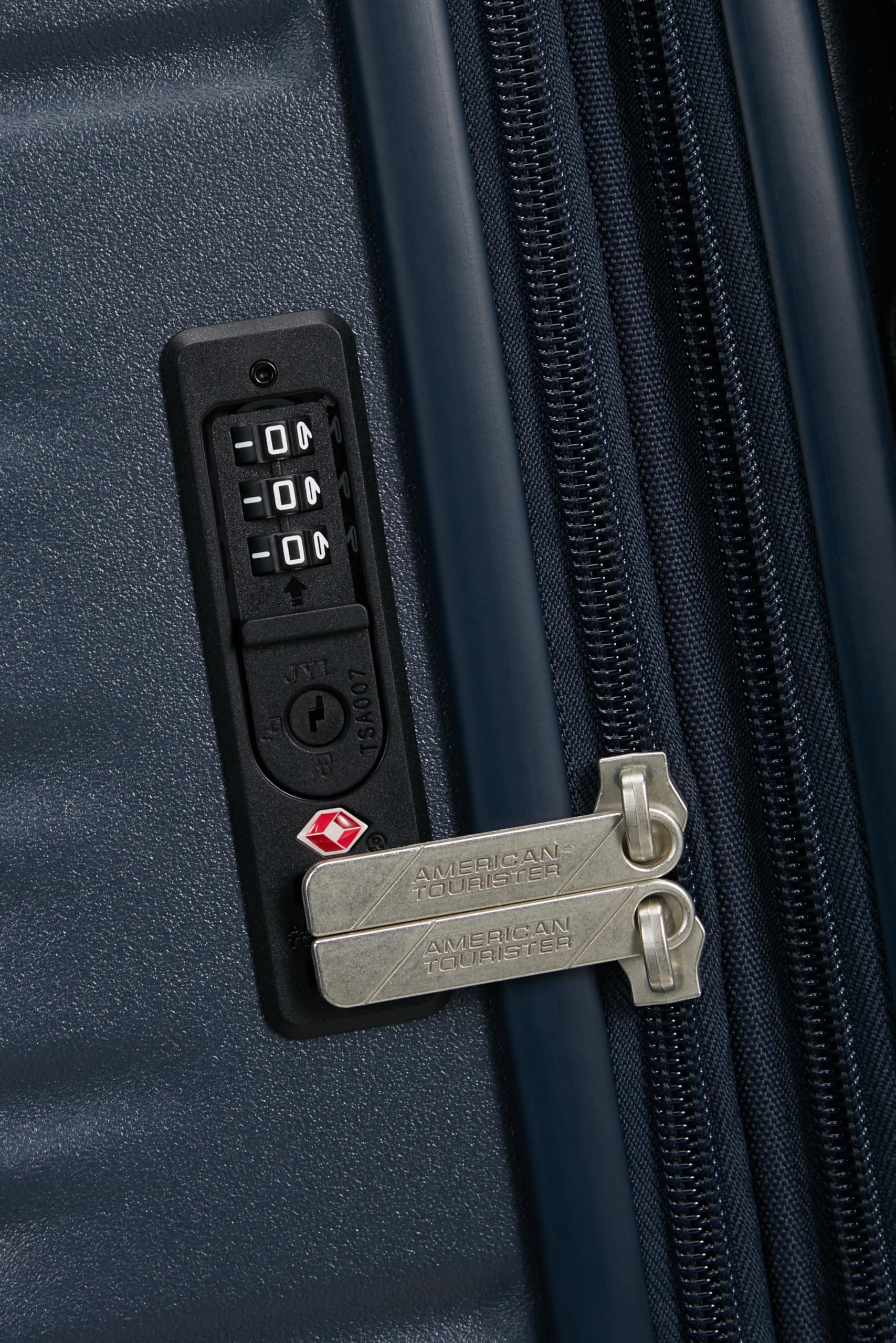 American Tourister Aerotech - Ensemble de 3 Bagages à Coque Rigide (Bagage à Main, Moyen, Grand) Ensemble de Chariot Extensible avec Serrure TSA - Bleu (Bleu Marine métallisé)